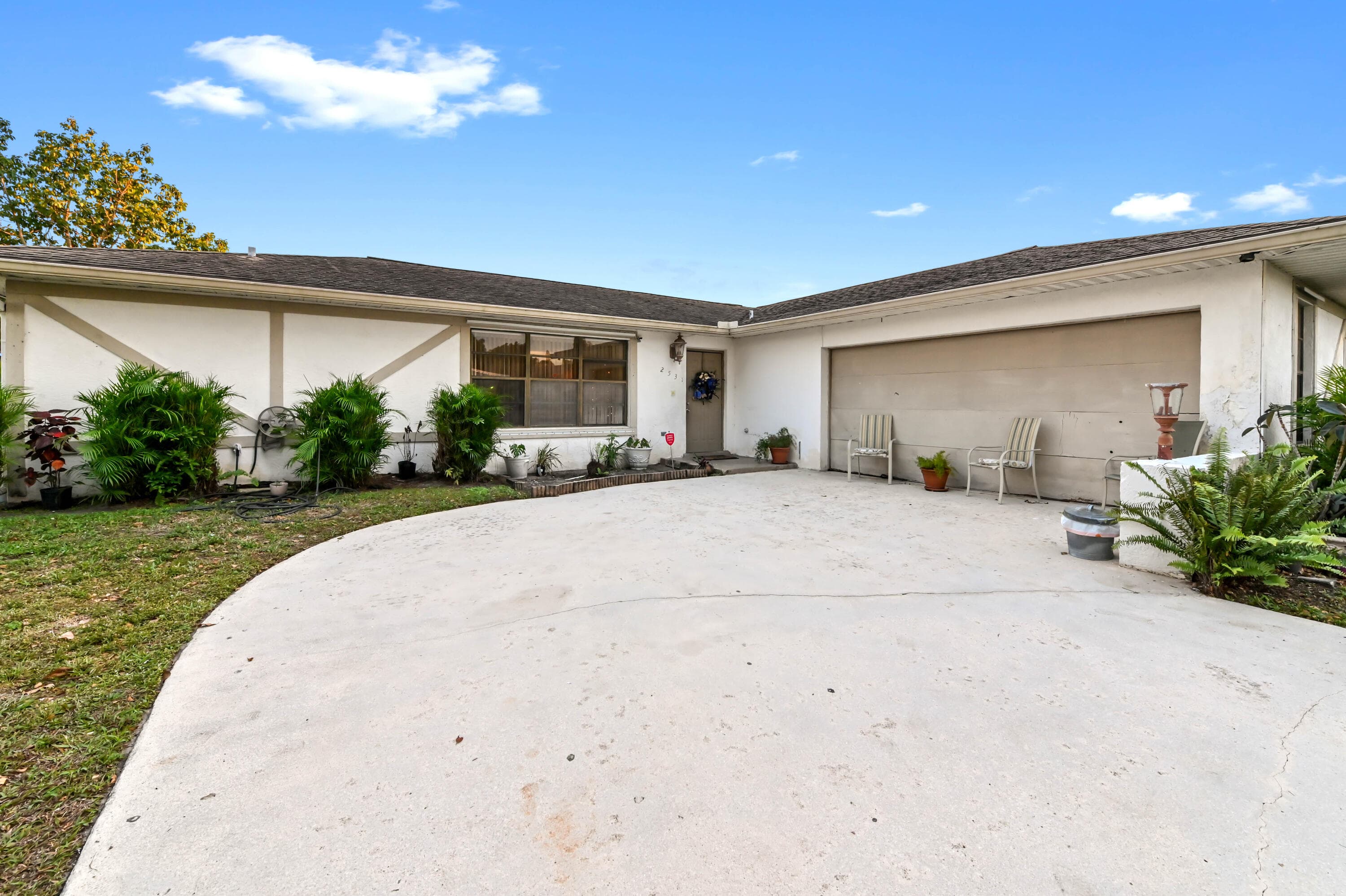 2531 Doral Way, Riviera Beach, FL 33407 — photo 2 of 27