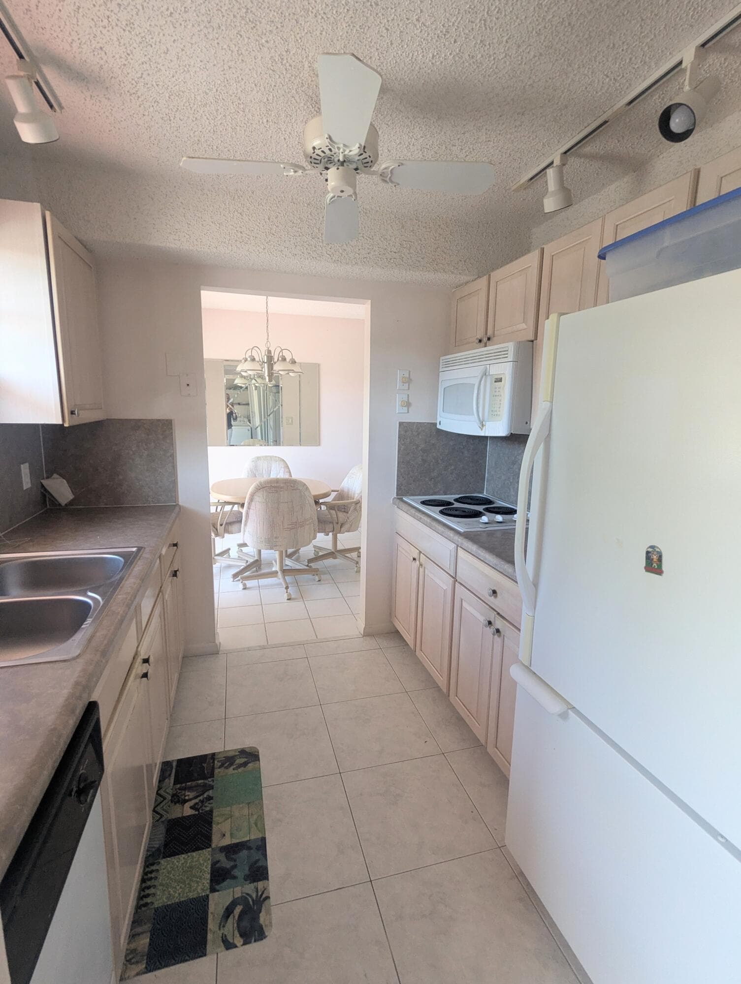 2 Golfs Edge D, West Palm Beach, FL 33417 — photo 3 of 16