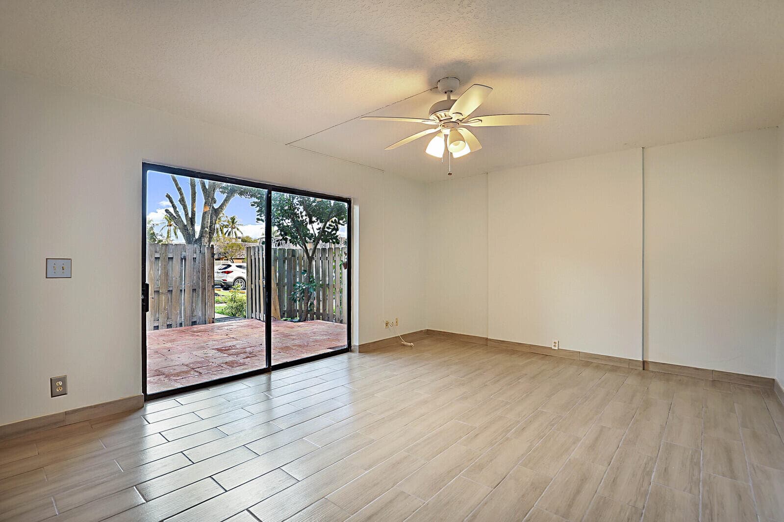 253 Woodland Road, Palm Springs, FL 33461 — photo 6 of 27