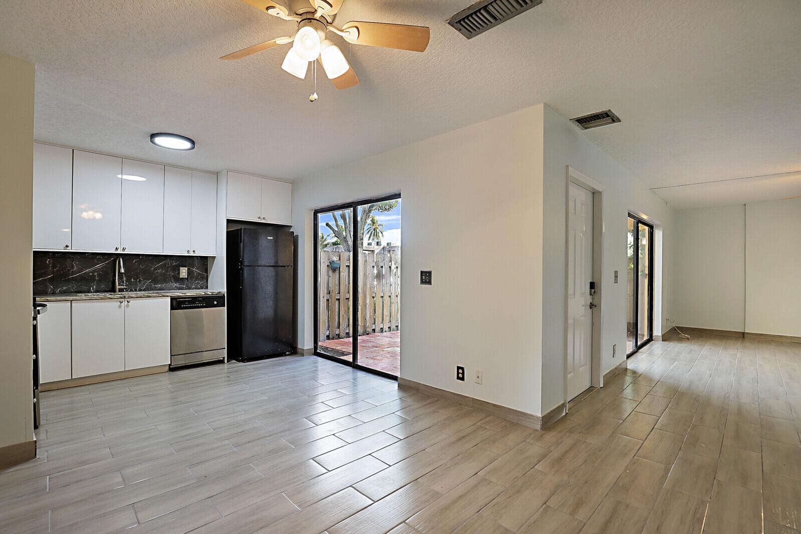 253 Woodland Road, Palm Springs, FL 33461 — photo 3 of 27