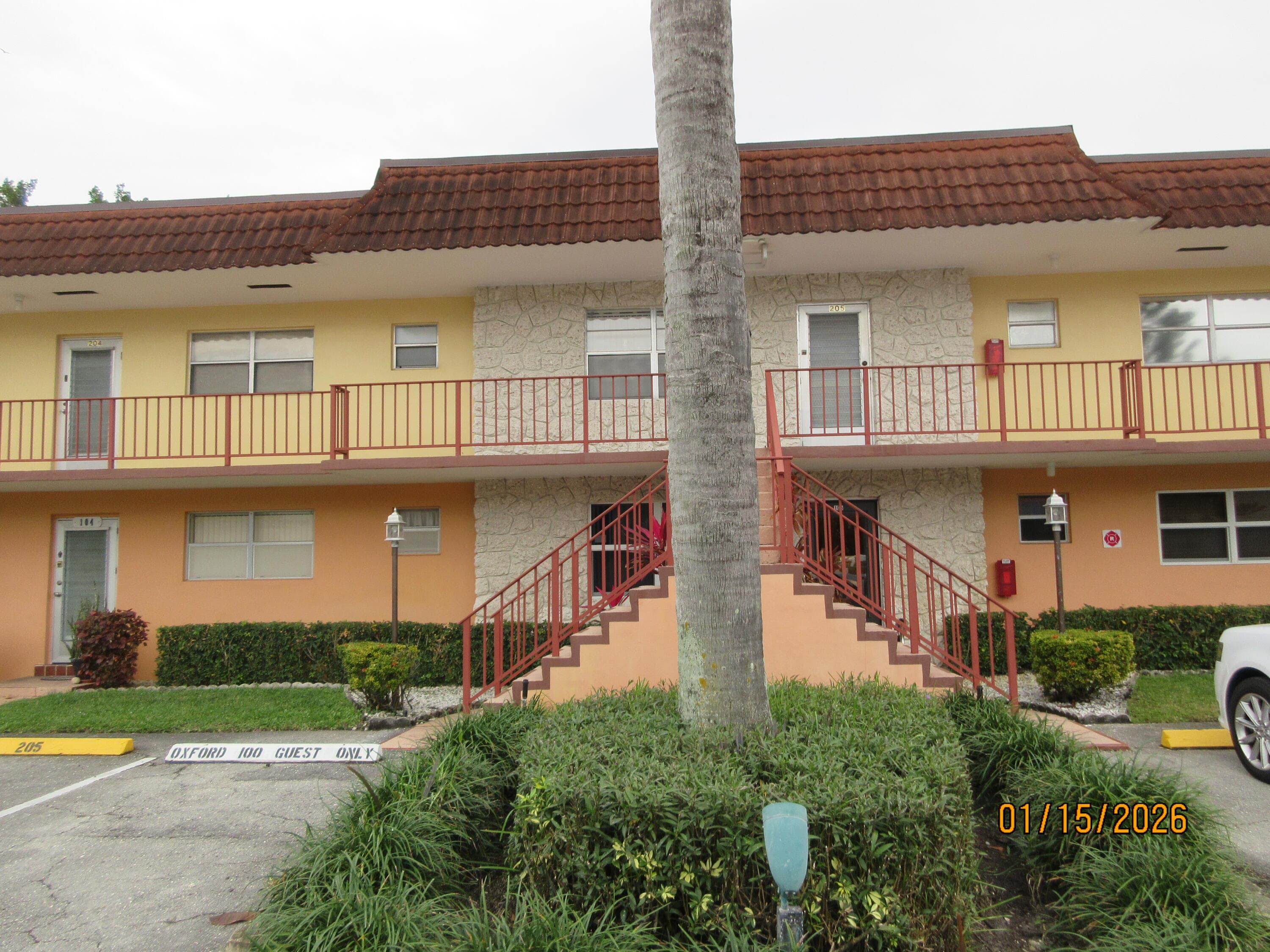 105 Oxford 100 105, West Palm Beach, FL 33417 — photo 1 of 12