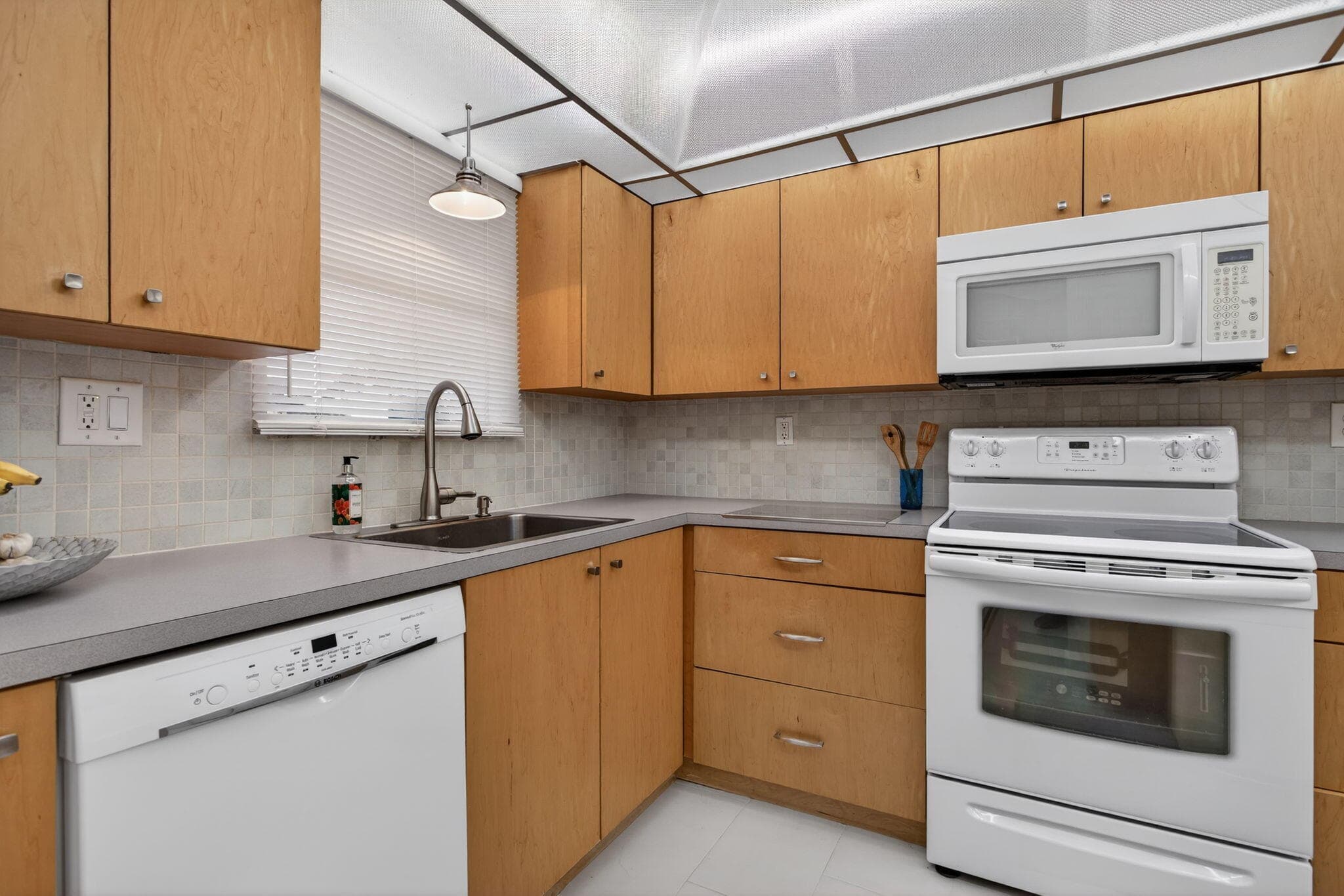 6080 NW 44th Street 214, Lauderhill, FL 33319 — photo 1 of 35