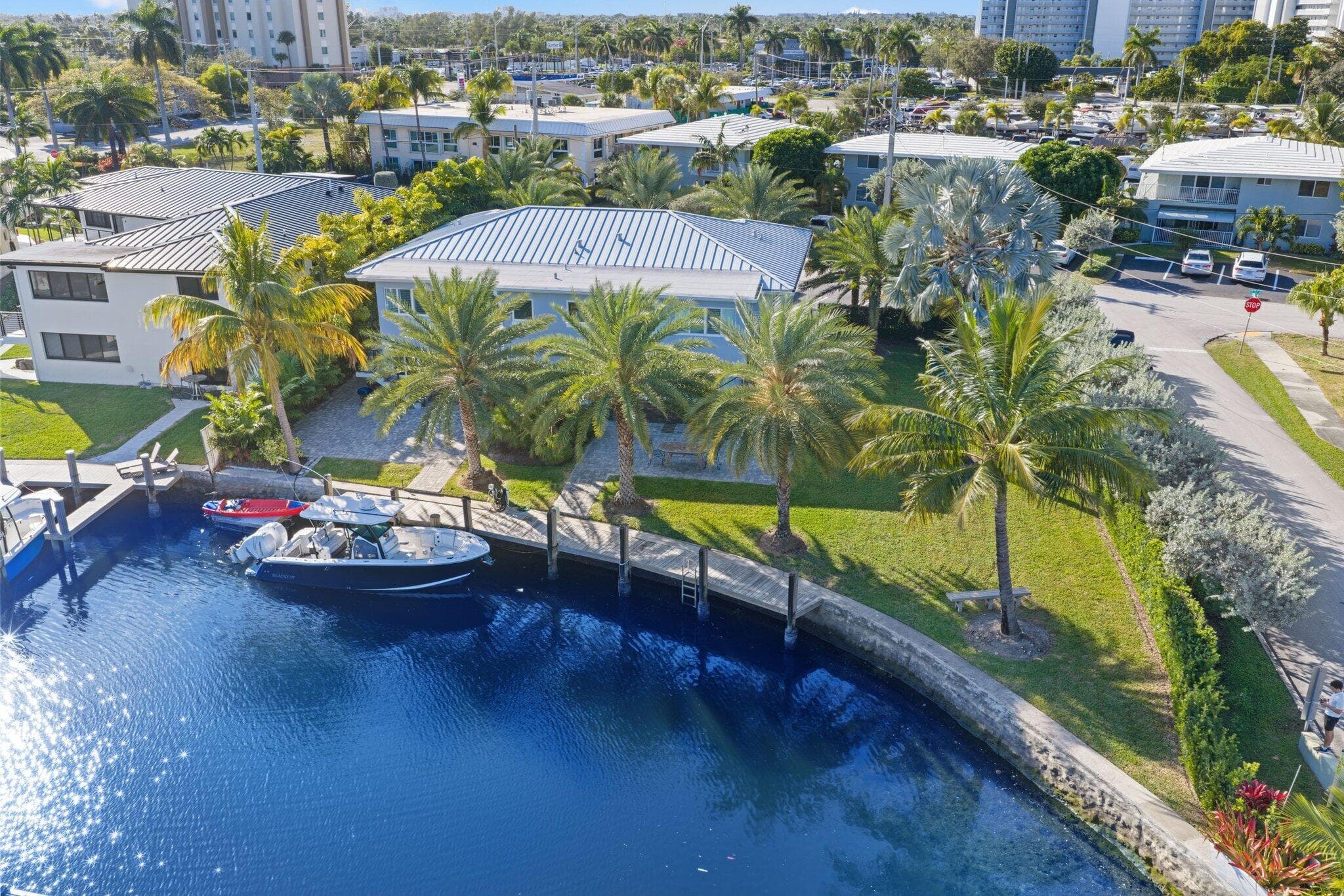 830 SE 22nd Avenue, Pompano Beach, FL 33062 — photo 8 of 68
