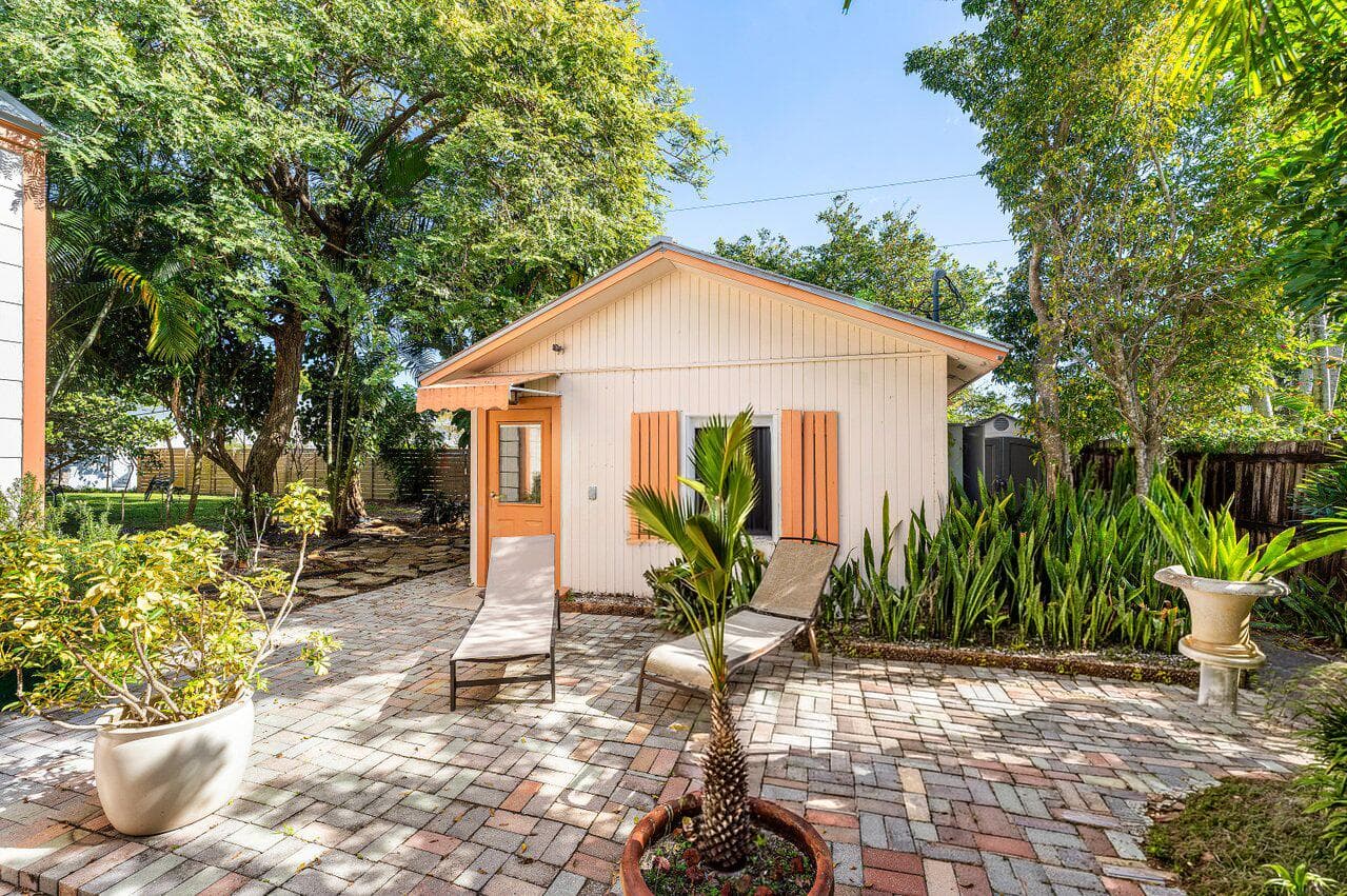 219 S Swinton Avenue, Delray Beach, FL 33444 — photo 31 of 43