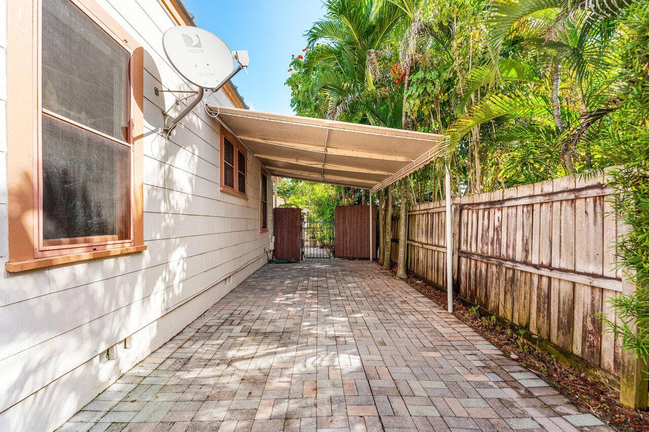 219 S Swinton Avenue, Delray Beach, FL 33444 — photo 40 of 43