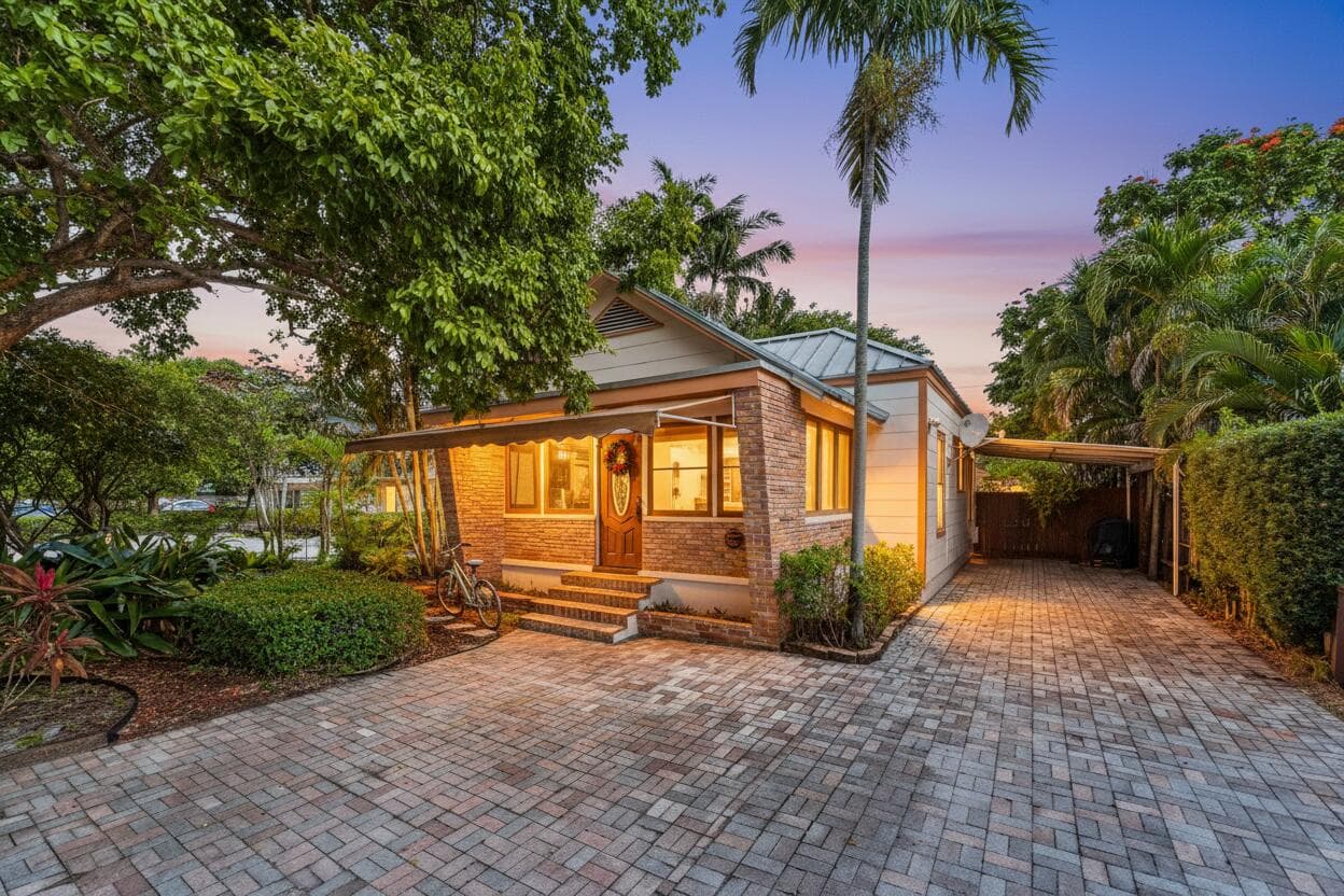 219 S Swinton Avenue, Delray Beach, FL 33444 — photo 1 of 43