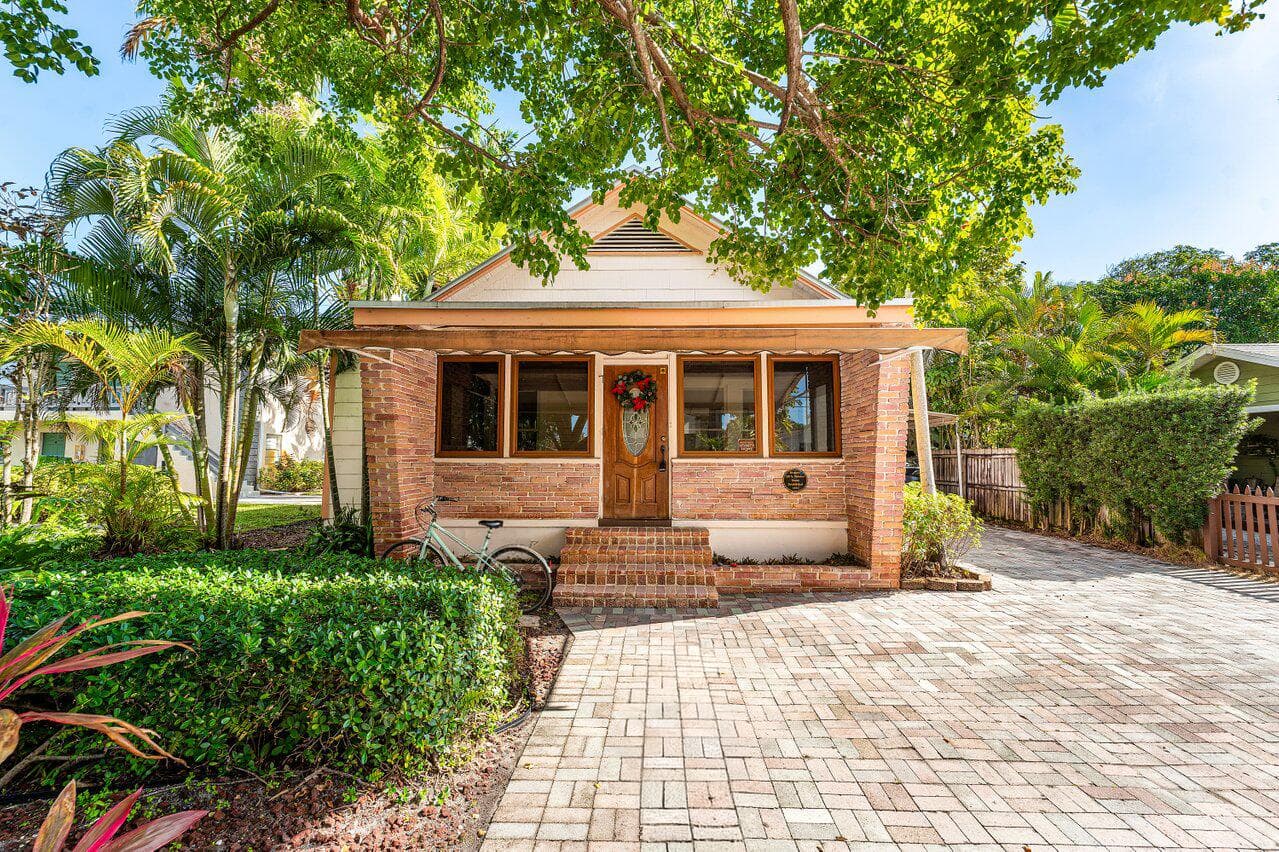 219 S Swinton Avenue, Delray Beach, FL 33444 — photo 6 of 43