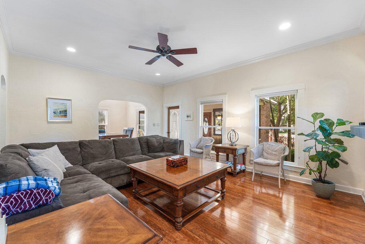 219 S Swinton Avenue, Delray Beach, FL 33444 — photo 11 of 43