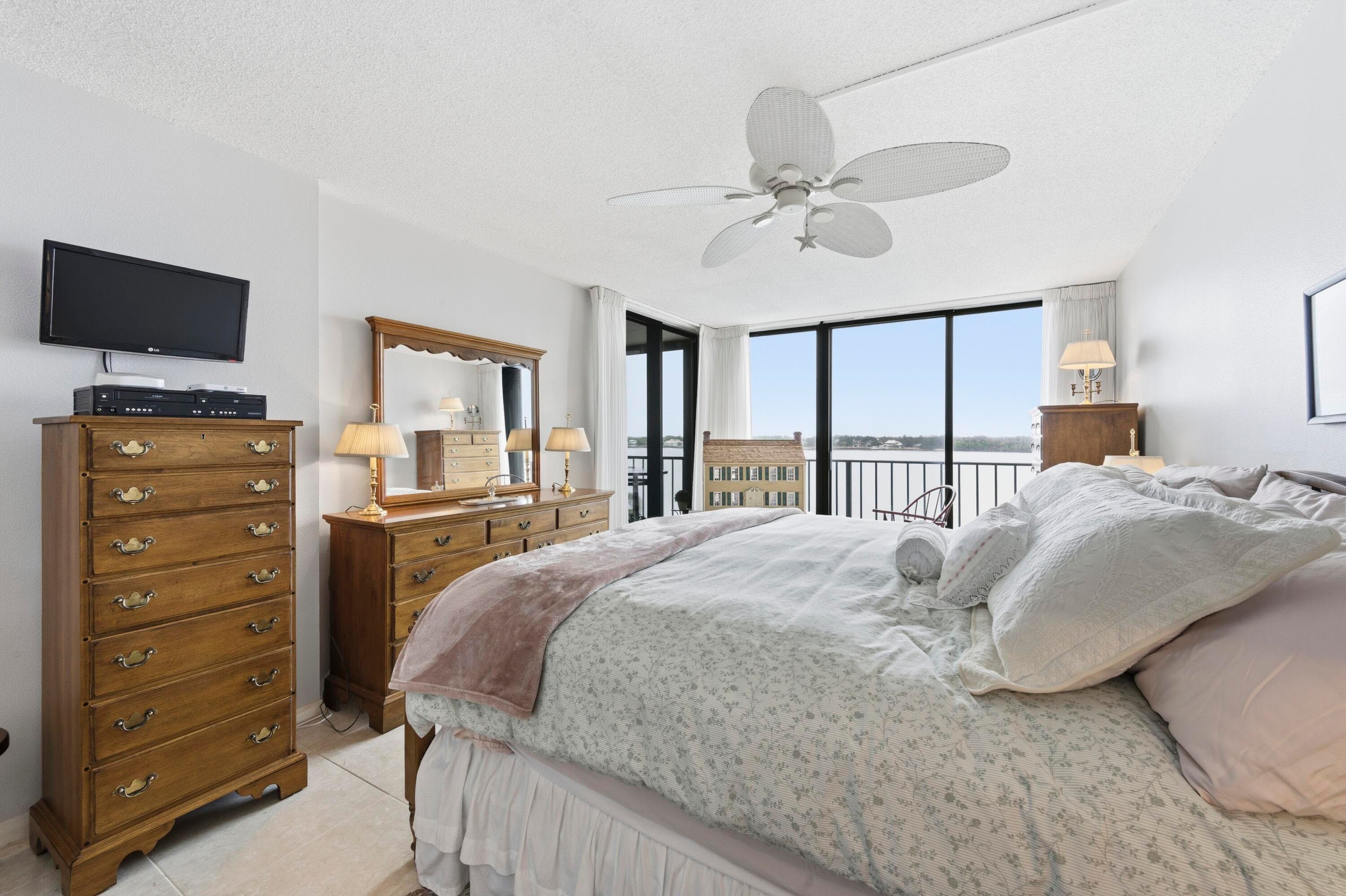 126 Lakeshore Drive 526, North Palm Beach, FL 33408 — photo 16 of 32