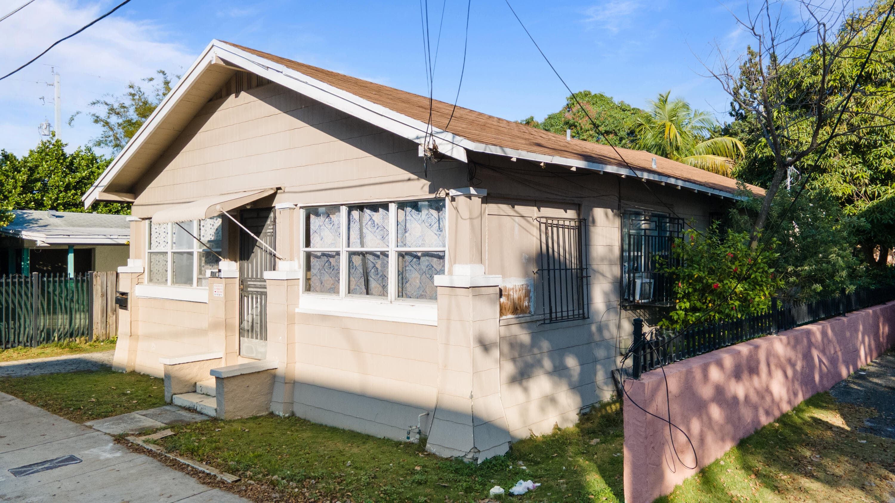 8111 NE 1st Avenue, Miami, FL 33138 — photo 2 of 32