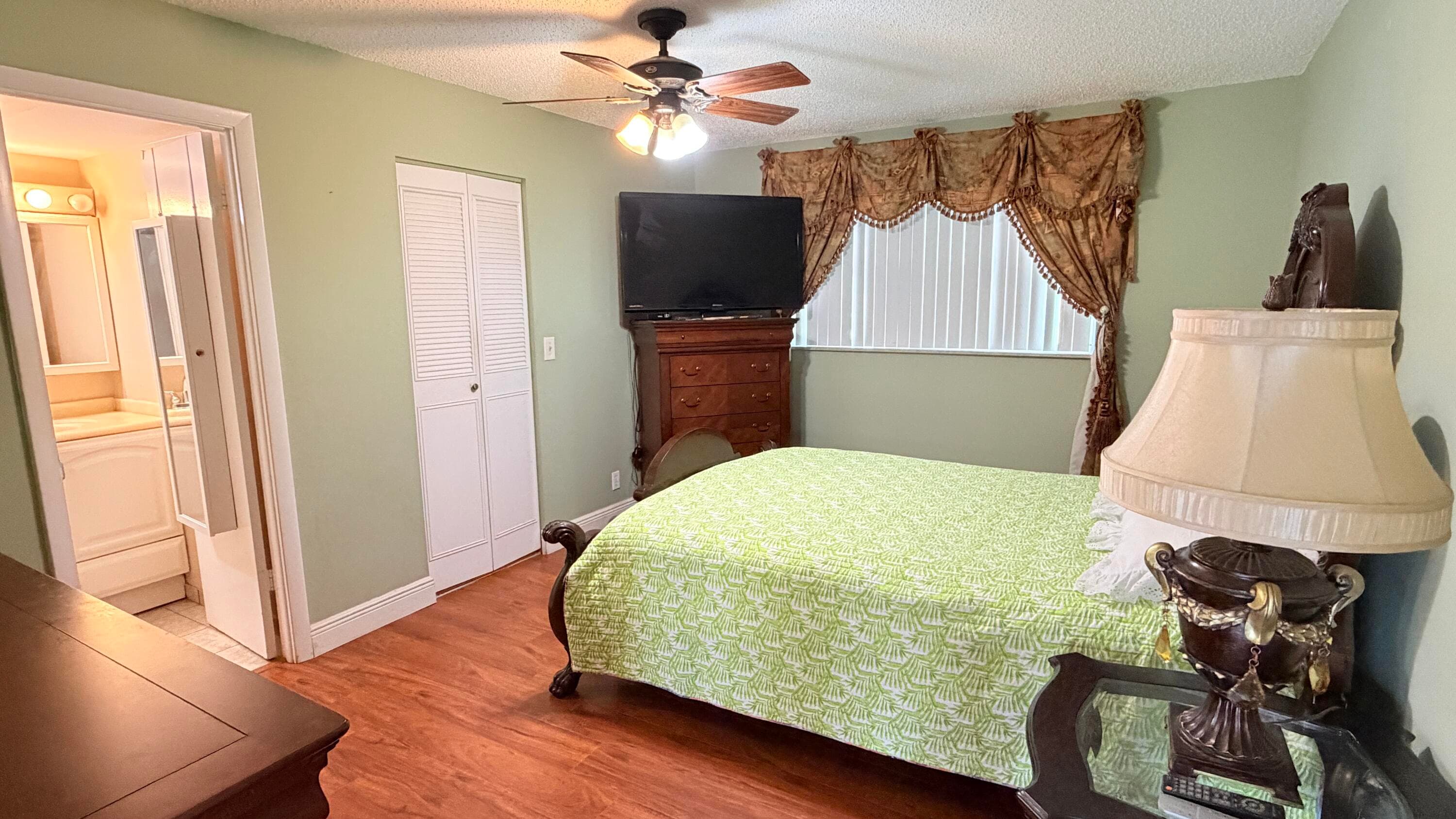 320 Lake Dora Drive 320, West Palm Beach, FL 33411 — photo 7 of 19