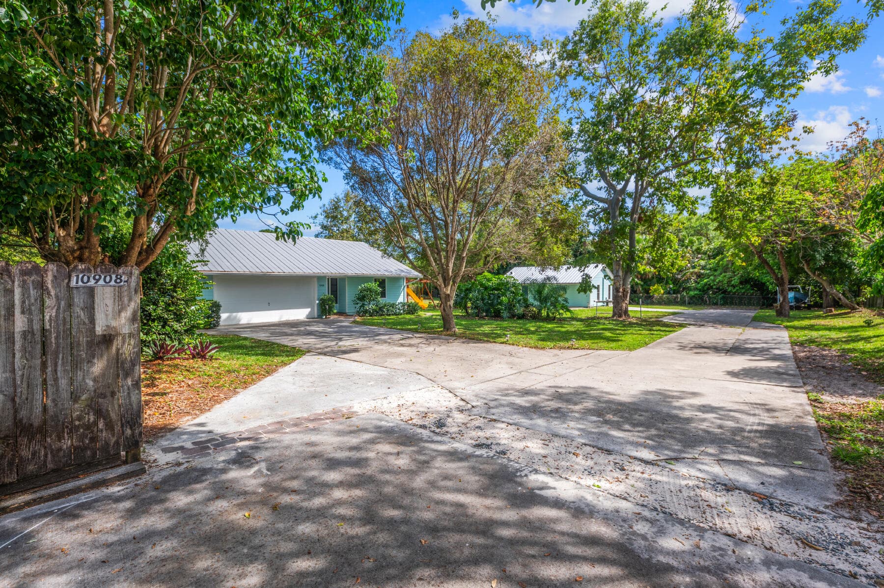 10908 SE Hobart Street, Jupiter, FL 33469 — photo 4 of 30