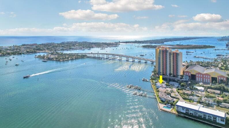 360 Wilma Circle 5, Riviera Beach, FL 33404 — photo 1 of 16