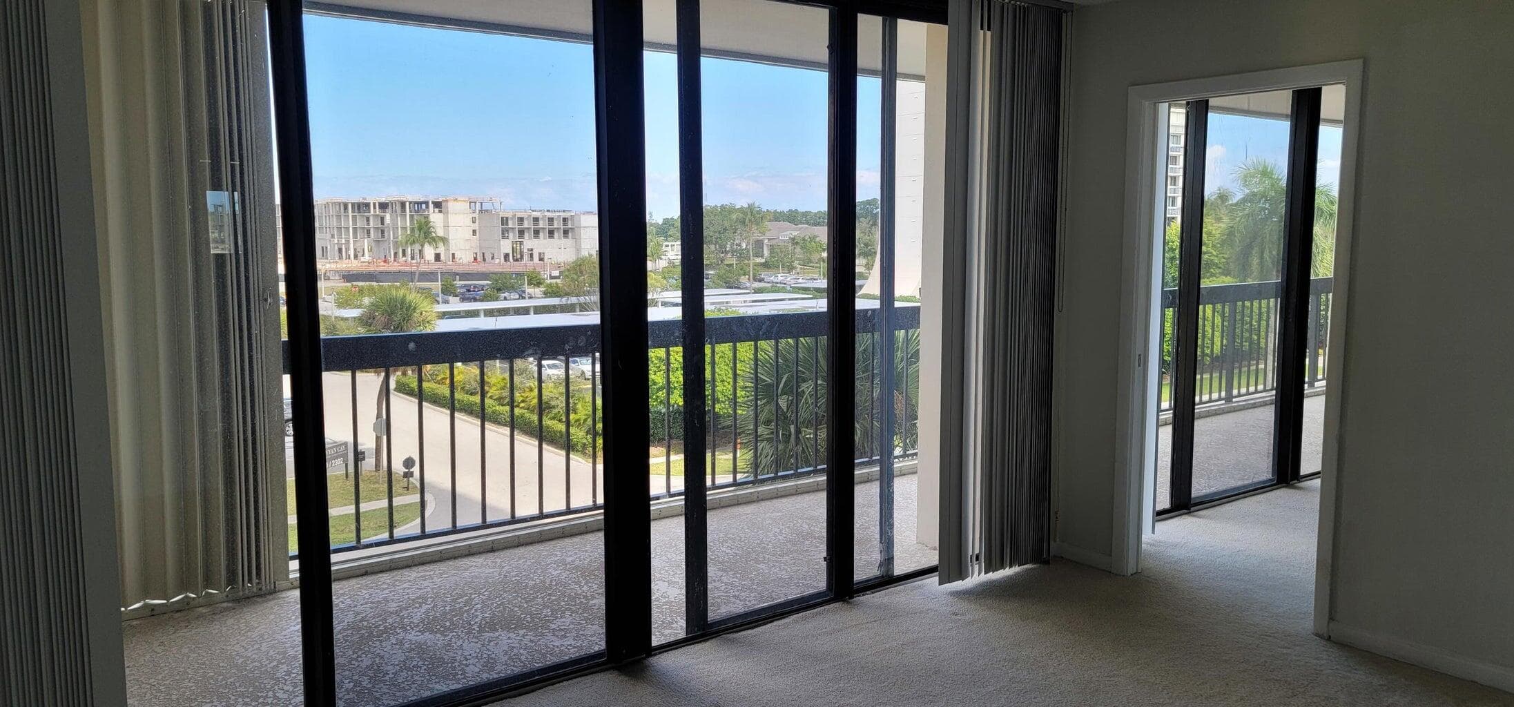 2425 Presidential Way 402, West Palm Beach, FL 33401 — photo 2 of 26