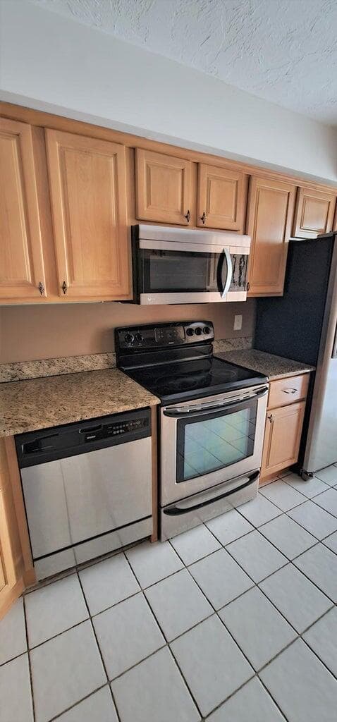 2425 Presidential Way 402, West Palm Beach, FL 33401 — photo 10 of 26