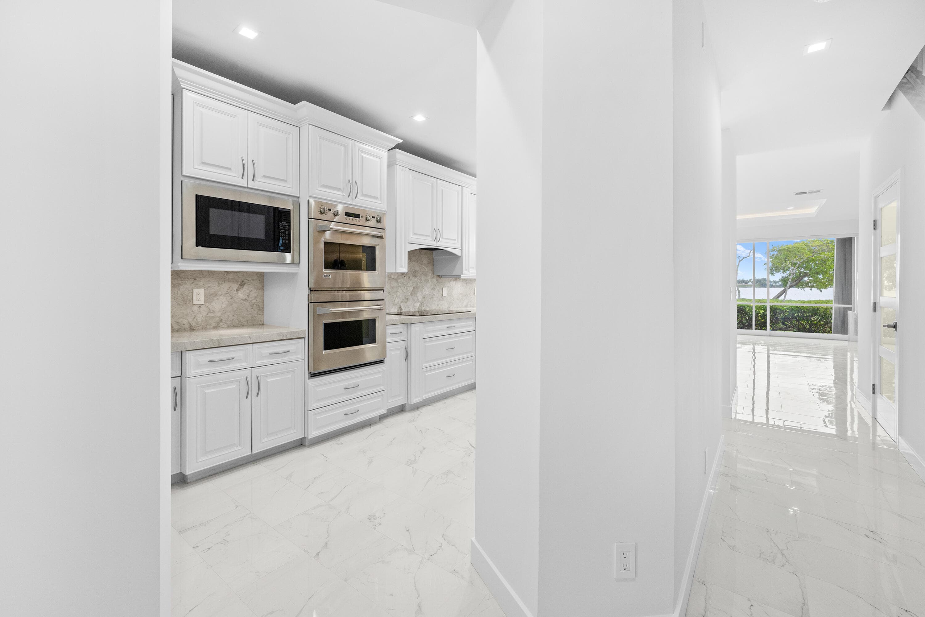 88 N Lakeshore Drive, Hypoluxo, FL 33462 — photo 14 of 64