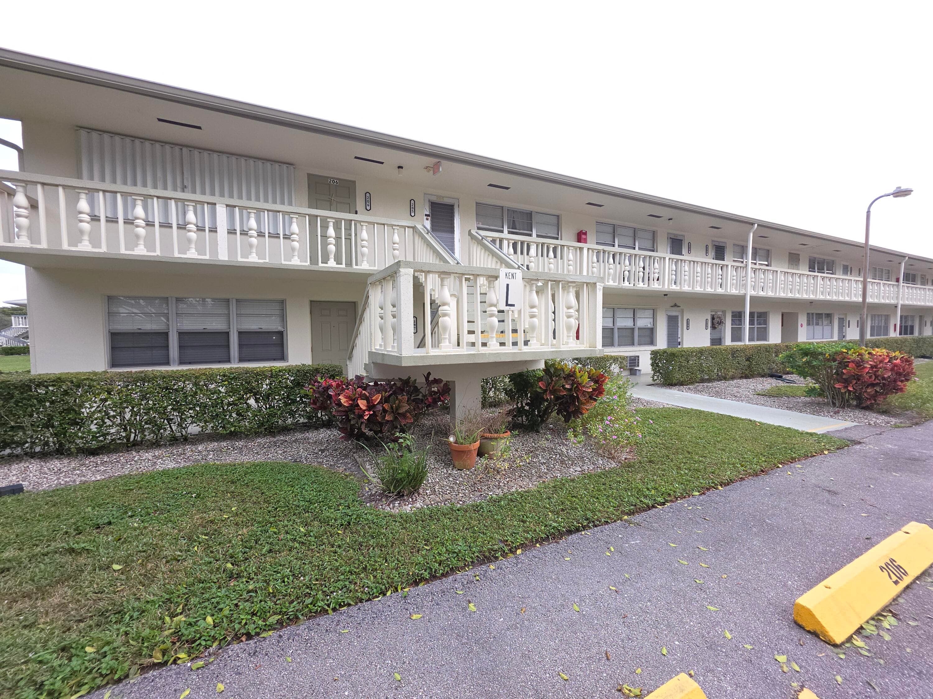 204 Kent L L, West Palm Beach, FL 33417 — photo 30 of 34