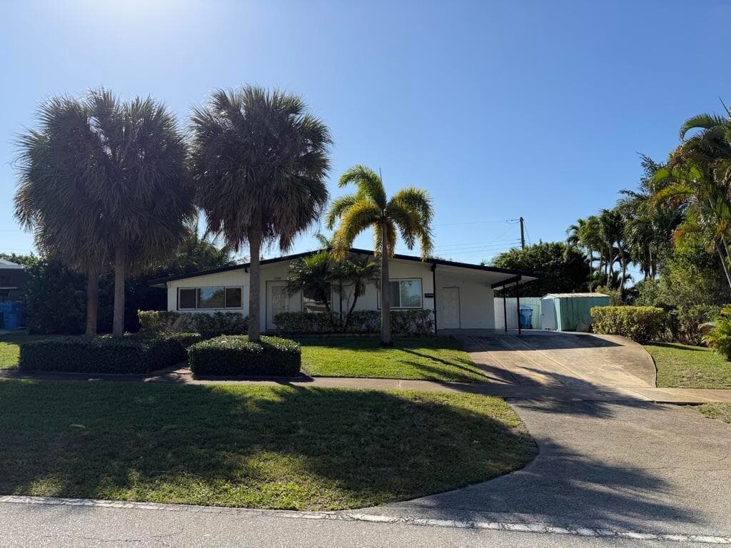 1014 W Drew Street, Lantana, FL 33462 — photo 6 of 35