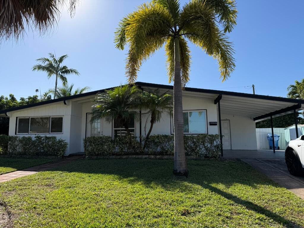 1014 W Drew Street, Lantana, FL 33462 — photo 2 of 35