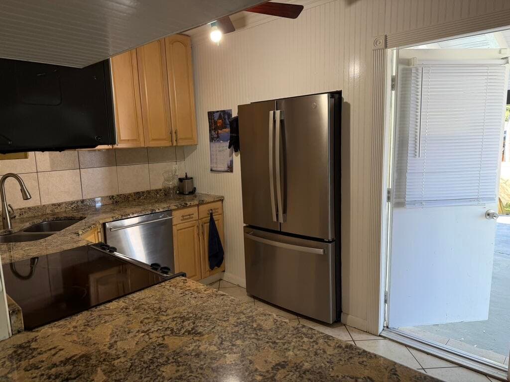 1014 W Drew Street, Lantana, FL 33462 — photo 25 of 35