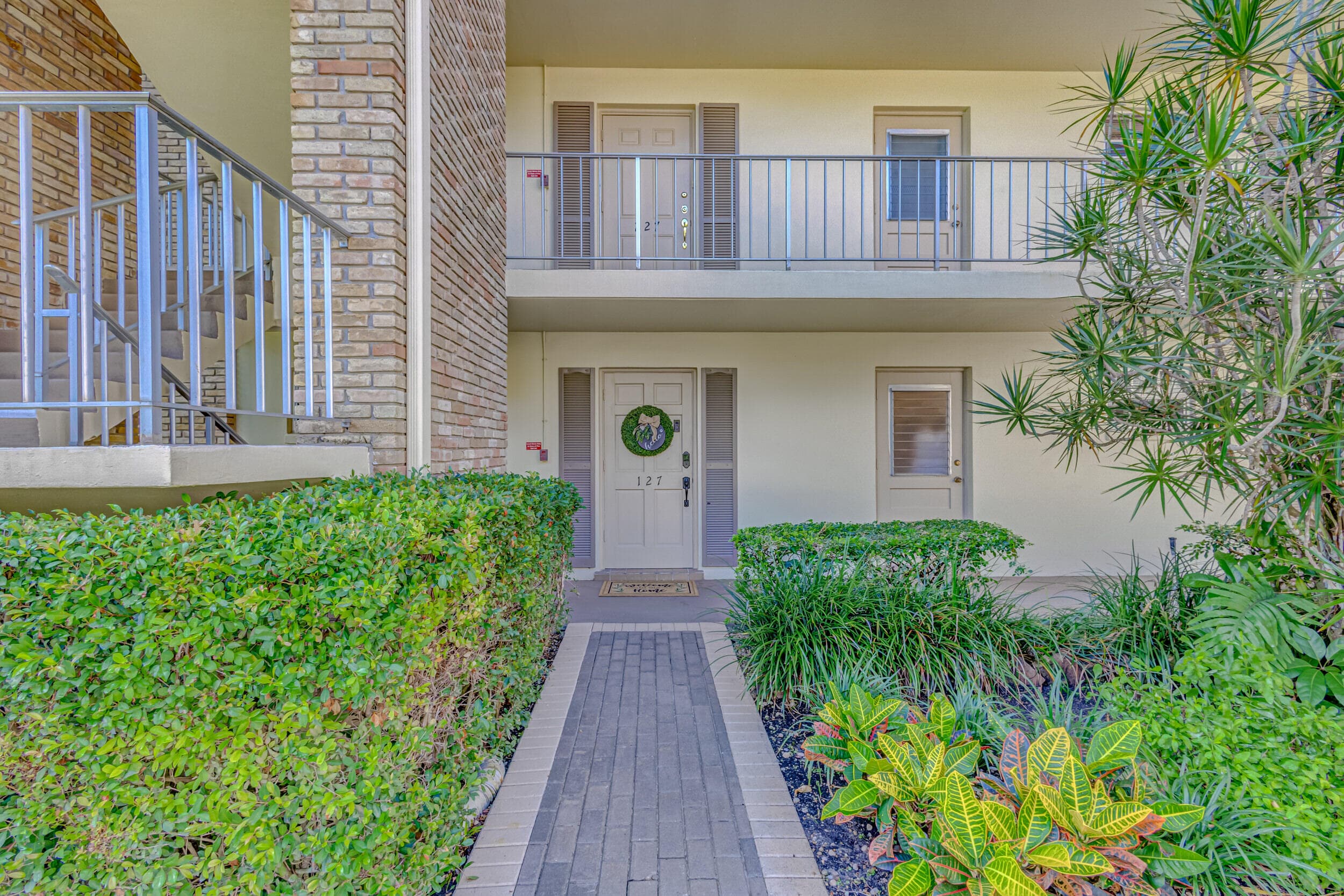5560 Tamberlane Circle 127, Palm Beach Gardens, FL 33418 — photo 1 of 29