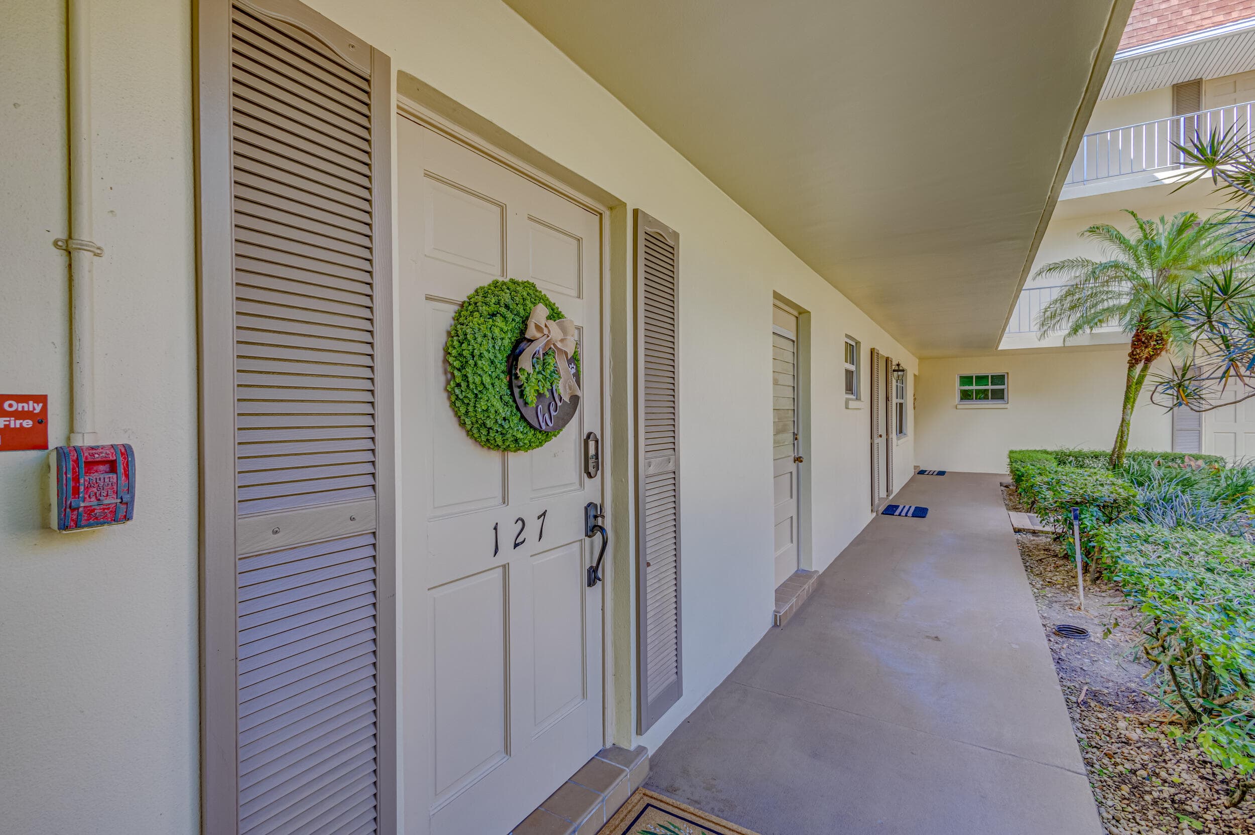 5560 Tamberlane Circle 127, Palm Beach Gardens, FL 33418 — photo 2 of 29