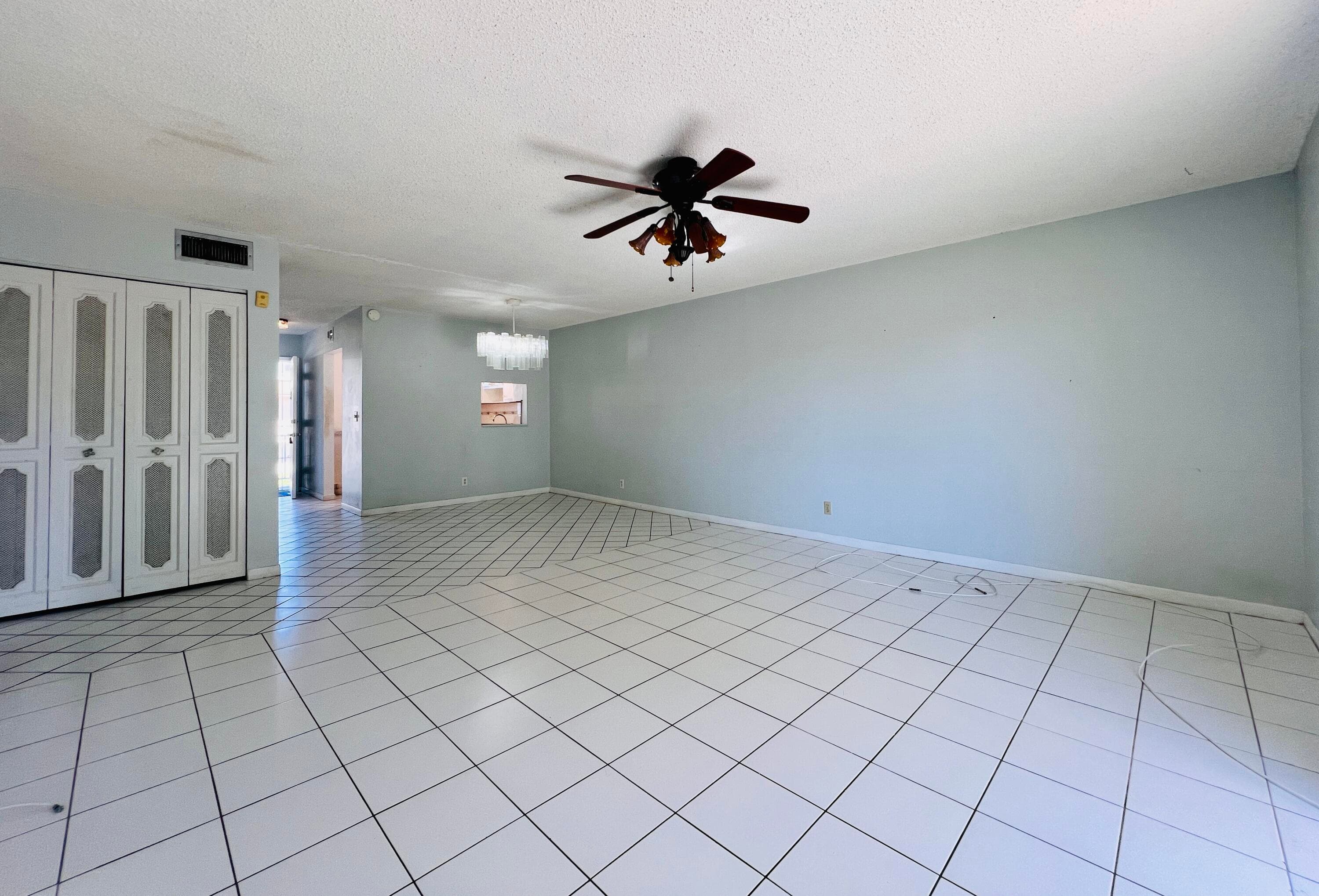 209 Oxford 200, West Palm Beach, FL 33417 — photo 1 of 17
