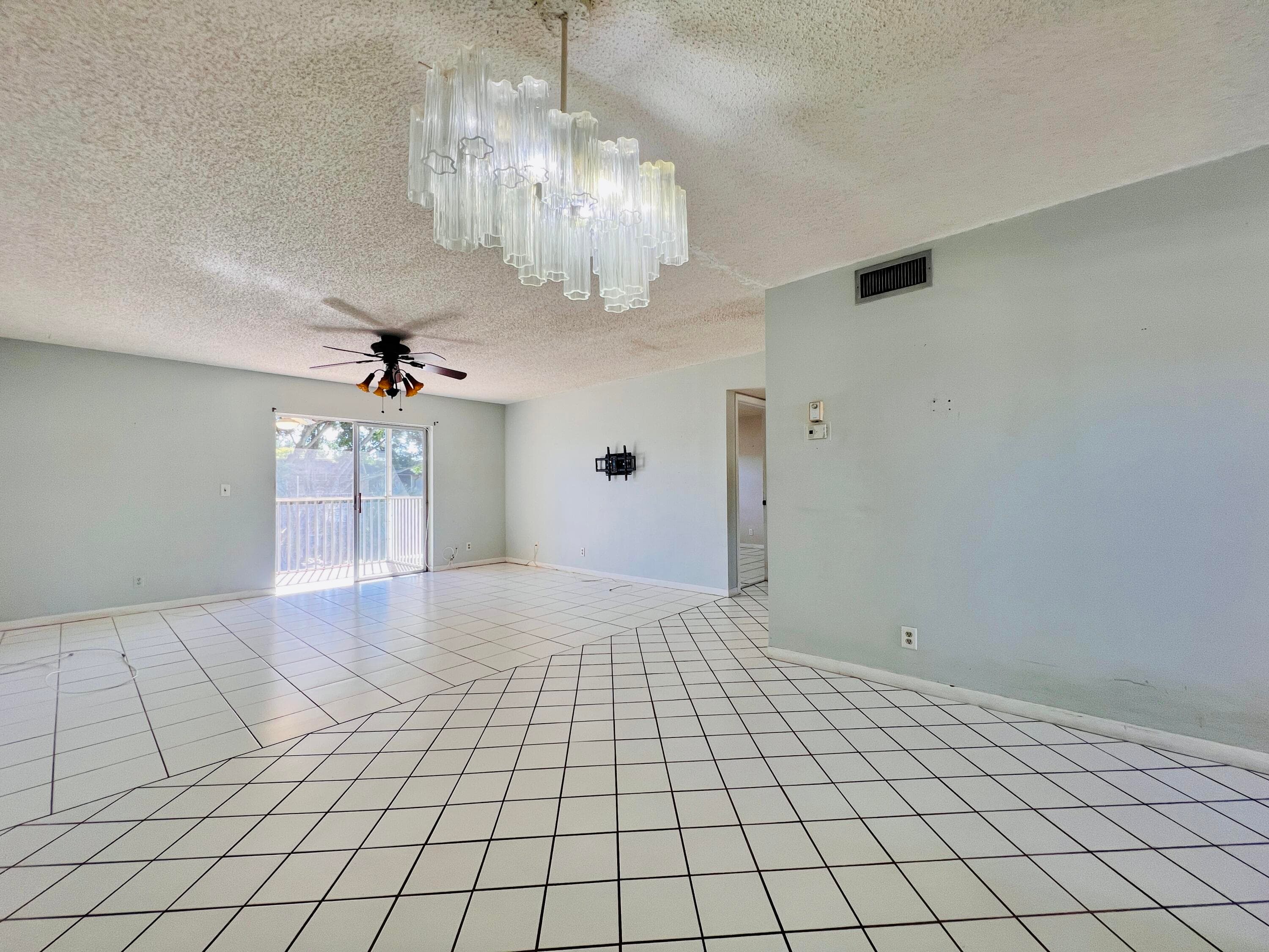 209 Oxford 200, West Palm Beach, FL 33417 — photo 2 of 17