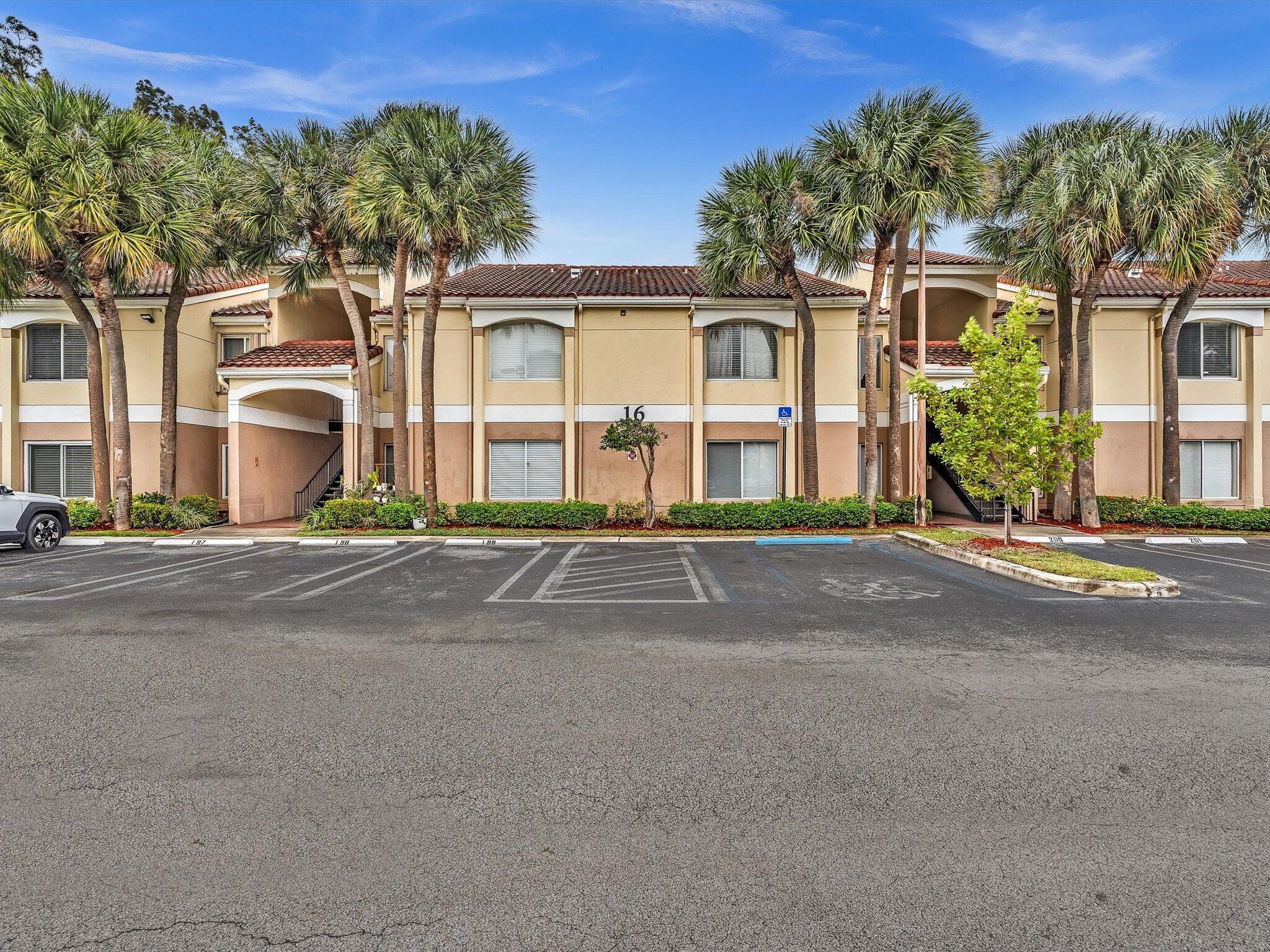 815 W Boynton Beach Boulevard 16-205, Boynton Beach, FL 33426 — photo 2 of 58