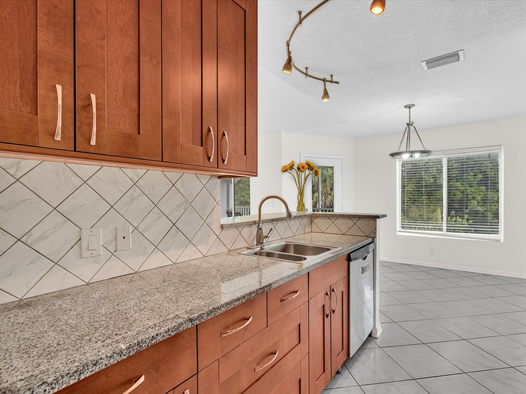 815 W Boynton Beach Boulevard 16-205, Boynton Beach, FL 33426 — photo 18 of 58