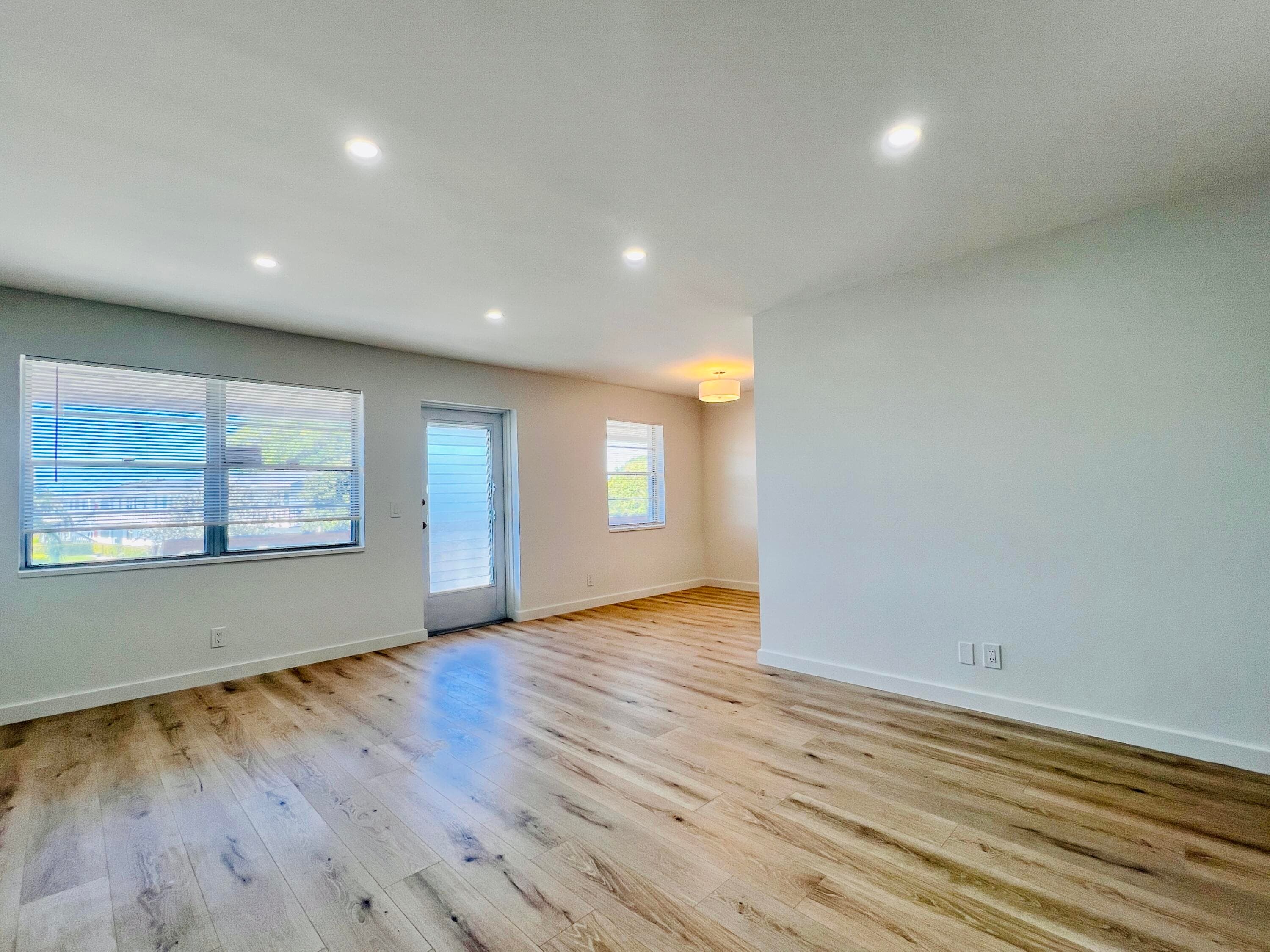 130 Chatham F, West Palm Beach, FL 33417 — photo 4 of 18