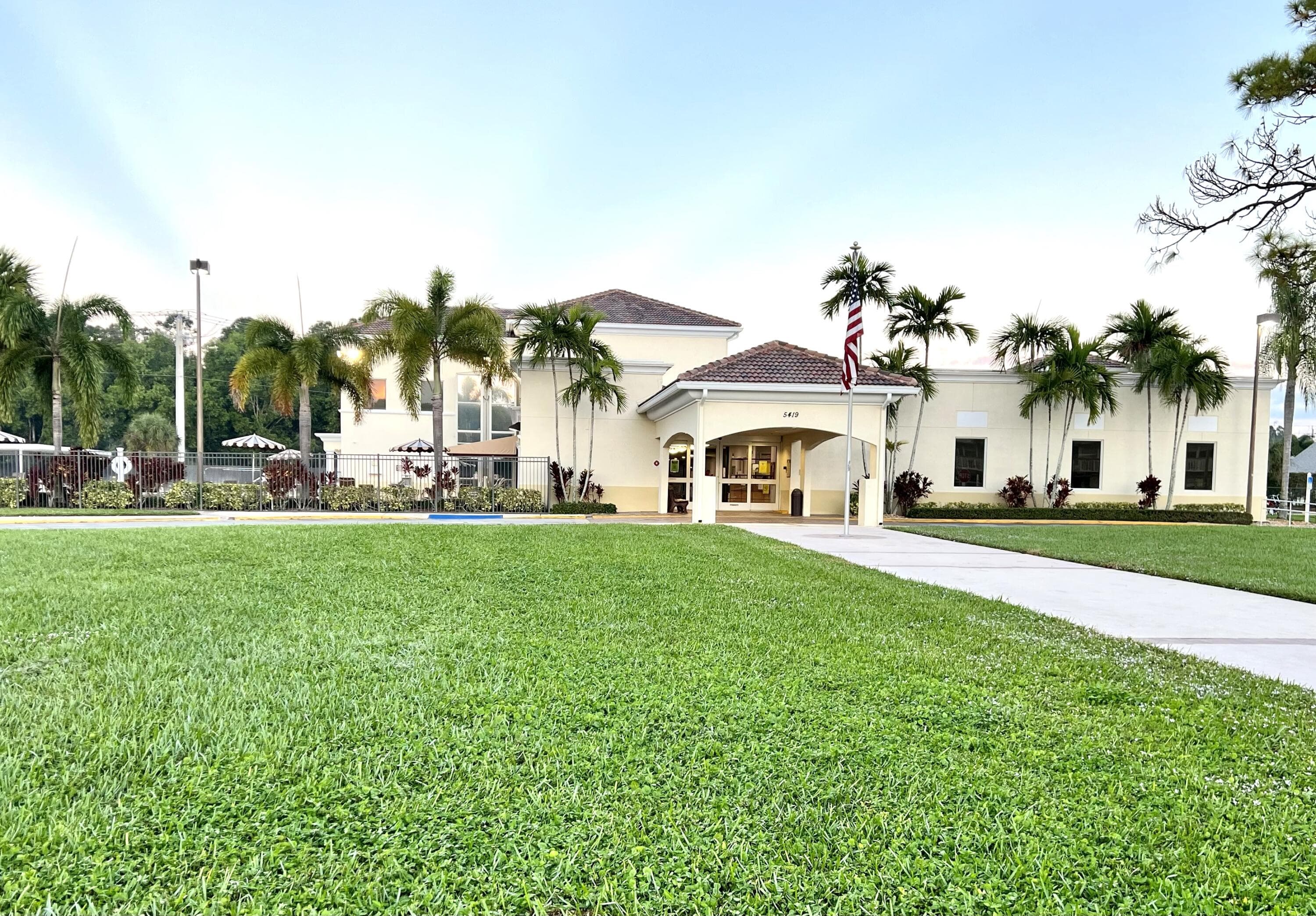 130 Chatham F, West Palm Beach, FL 33417 — photo 15 of 18