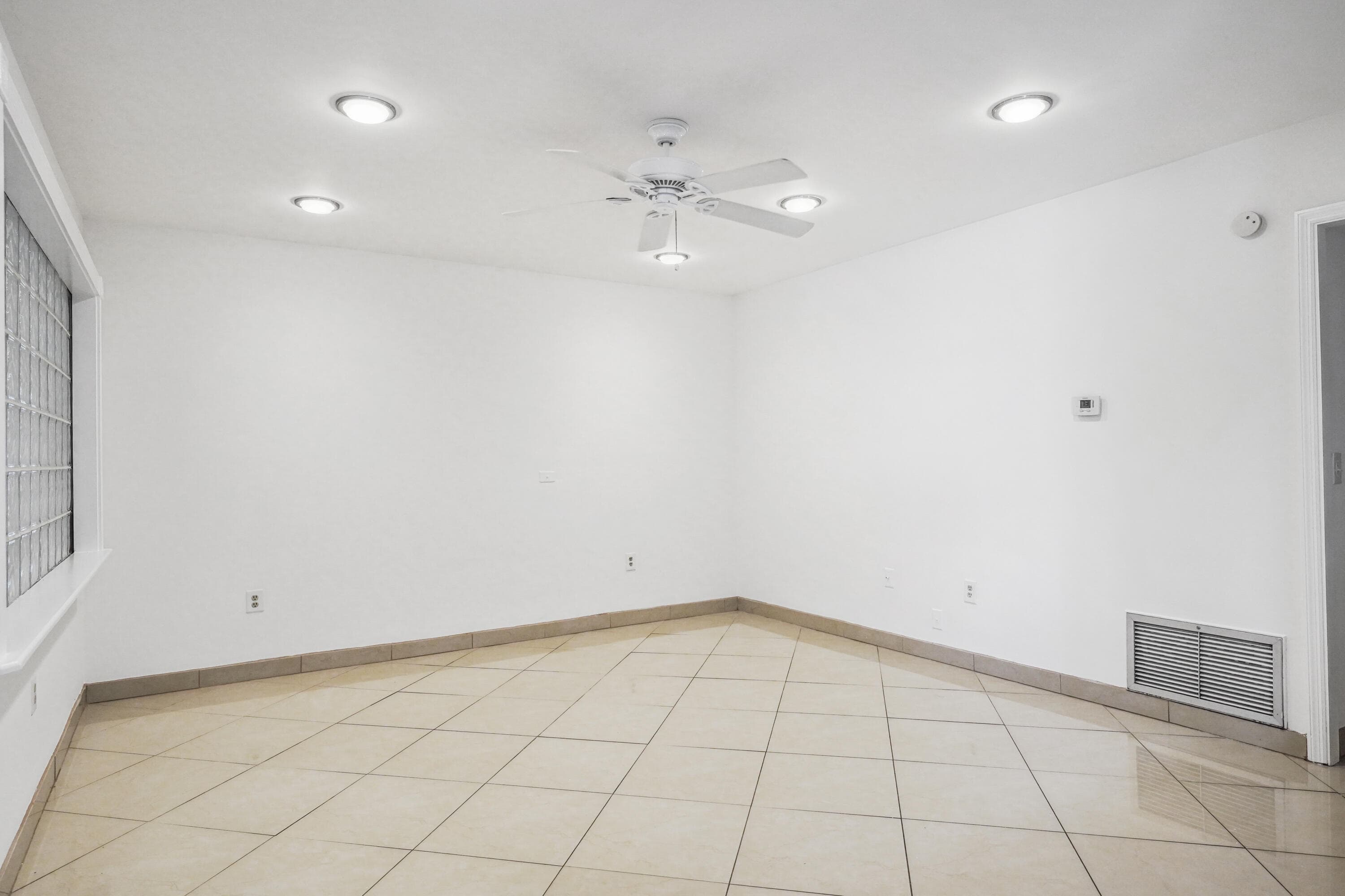 2878 Donnelly Drive 106, Lake Worth, FL 33462 — photo 6 of 20