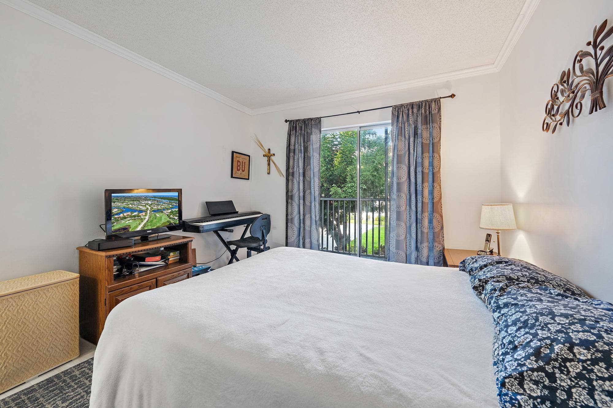1516 S Lakeside Drive 207, Lake Worth Beach, FL 33460 — photo 5 of 25