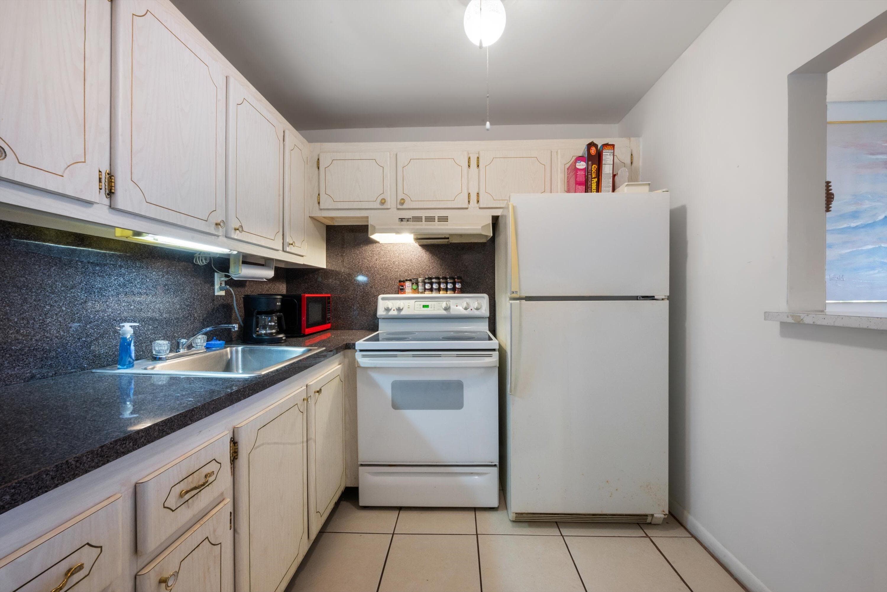 185 Andover H, West Palm Beach, FL 33417 — photo 4 of 7