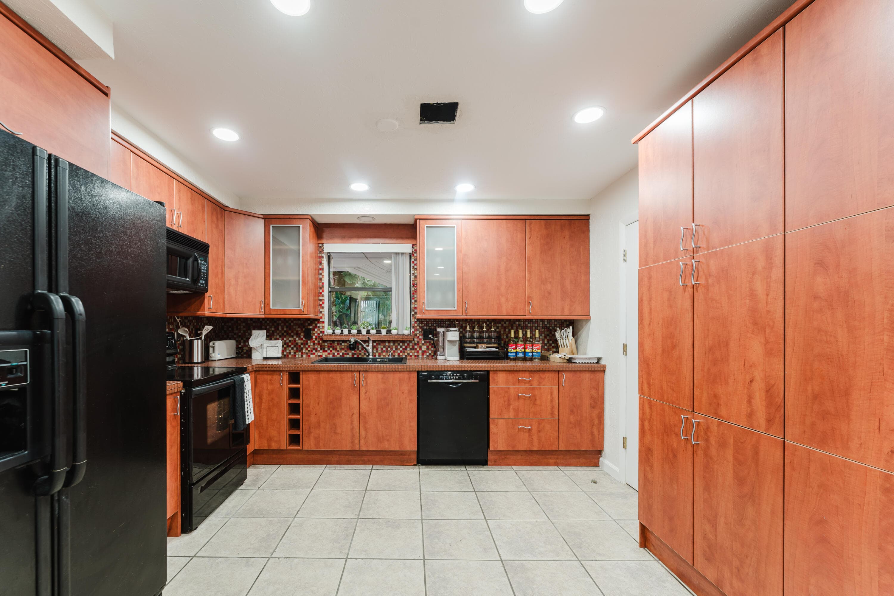 1016 NE 26th Avenue 1016, Pompano Beach, FL 33062 — photo 13 of 30