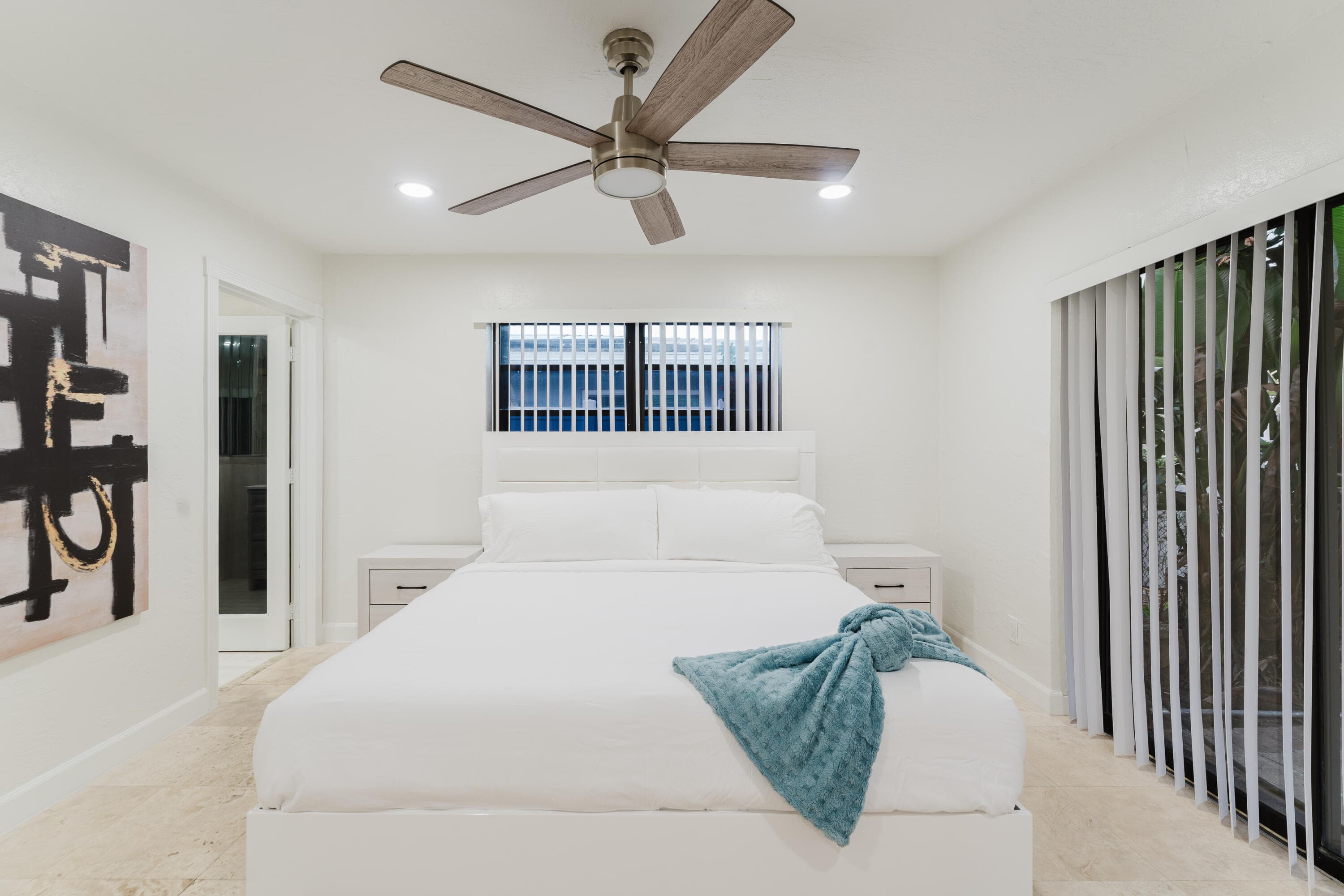 1016 NE 26th Avenue 1016, Pompano Beach, FL 33062 — photo 14 of 30