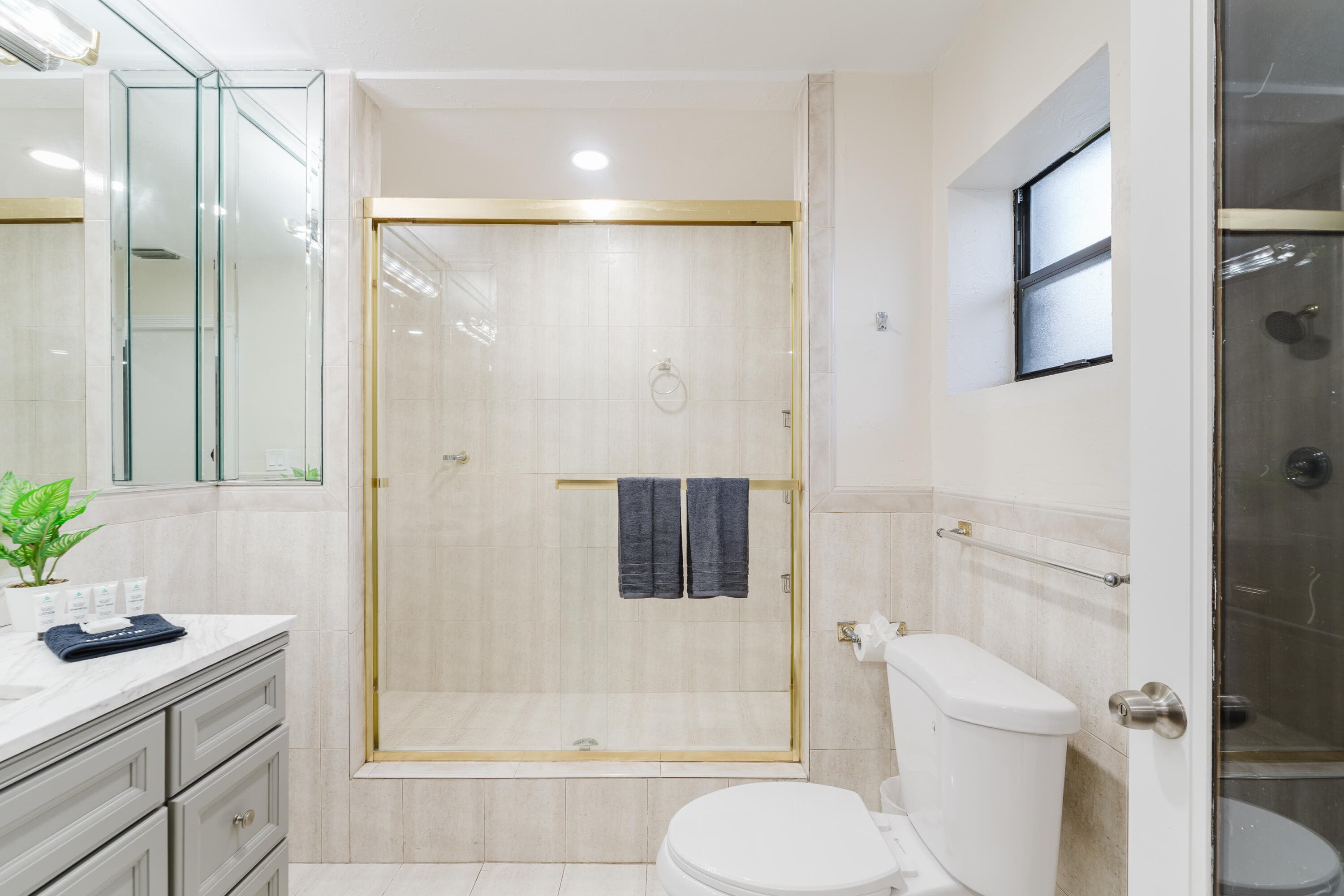 1016 NE 26th Avenue 1016, Pompano Beach, FL 33062 — photo 17 of 30