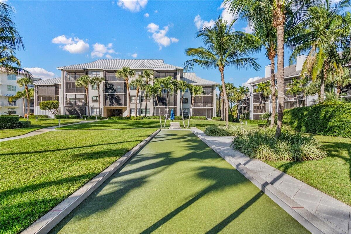 144 Bay Colony Drive N Penthouse, Juno Beach, FL 33408 — photo 29 of 50