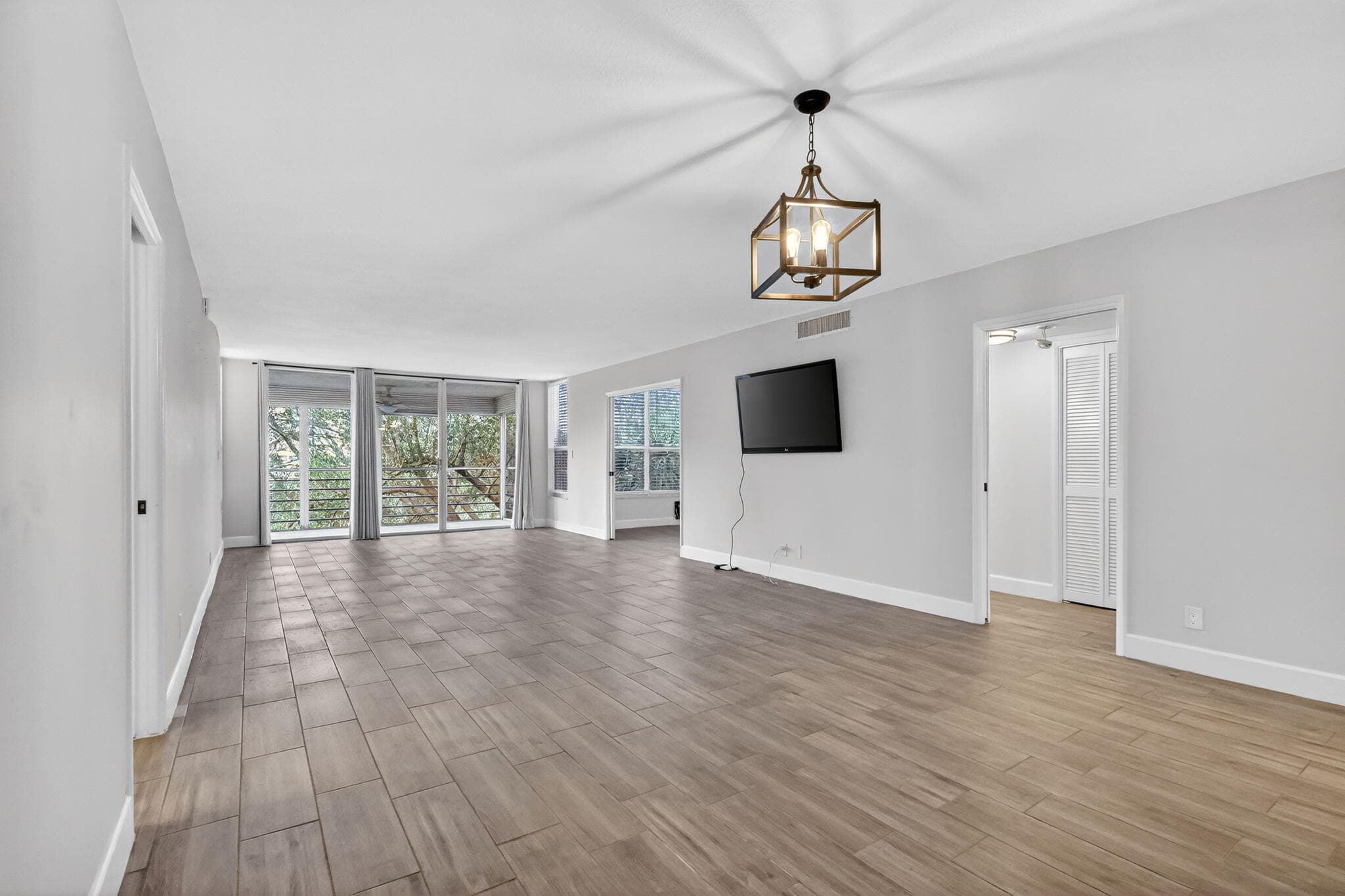 545 Oaks Lane 409, Pompano Beach, FL 33069 — photo 7 of 25