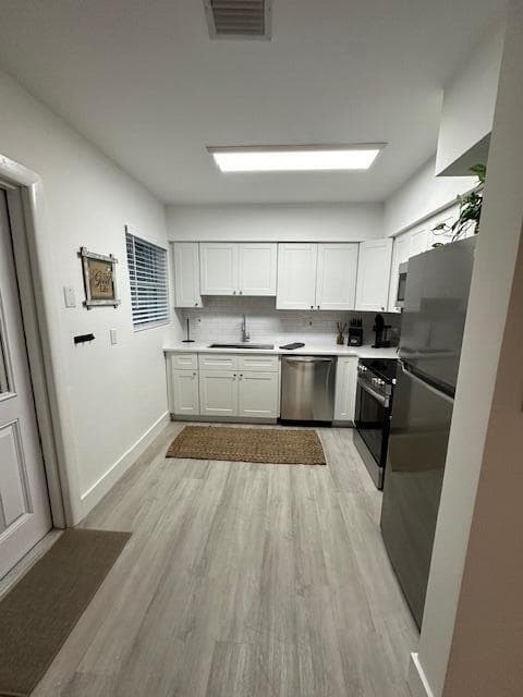 526 Eastwind Drive 526, North Palm Beach, FL 33408 — photo 4 of 9