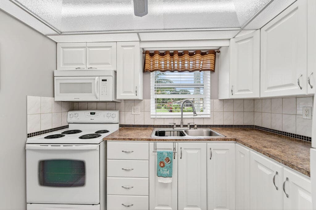 2971 W Crosley Drive F, West Palm Beach, FL 33415 — photo 10 of 33