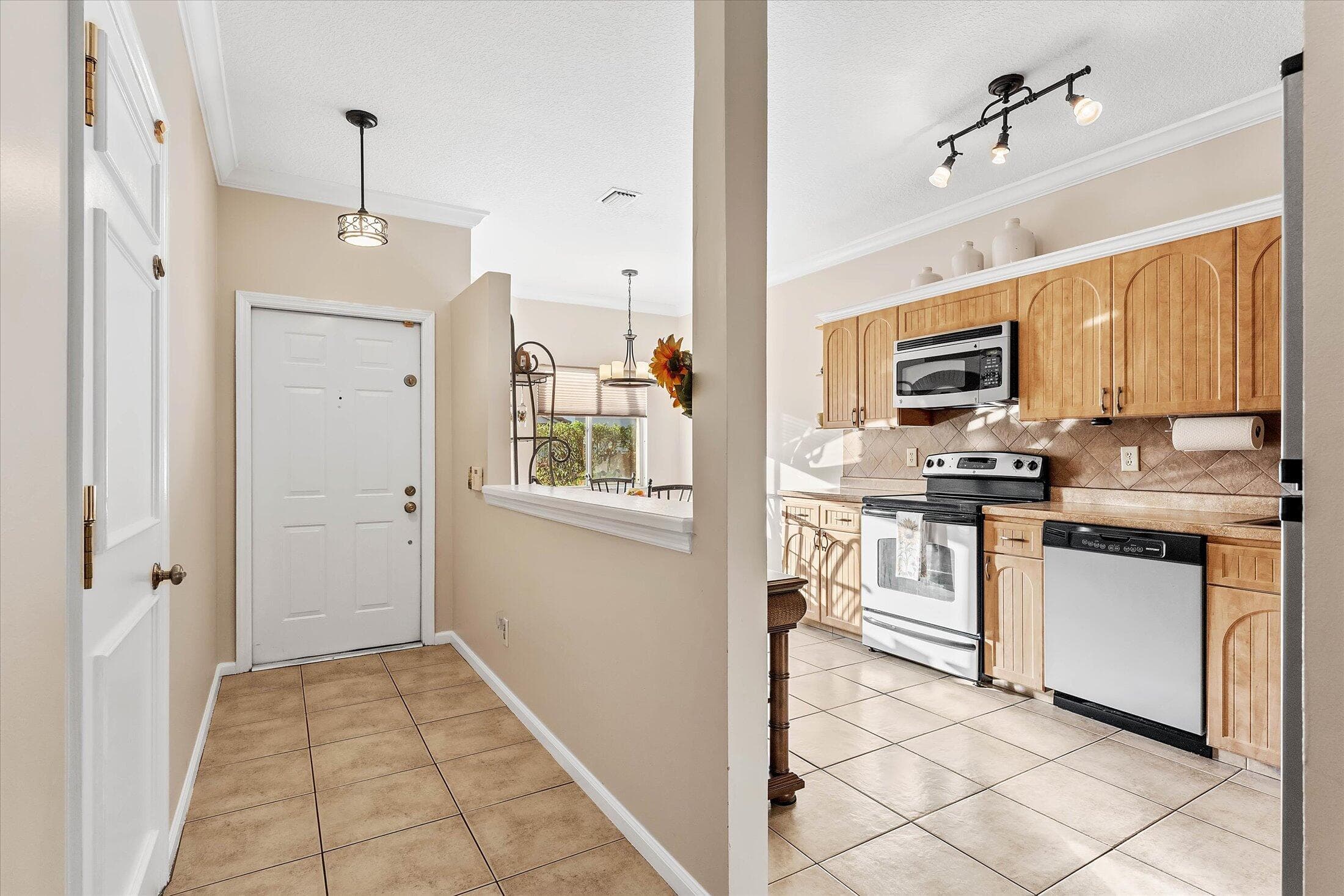 6757 Via Regina 3, Boca Raton, FL 33433 — photo 8 of 49