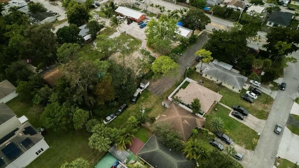3630 S Haverhill Road, Greenacres, FL 33463 — photo 5 of 9