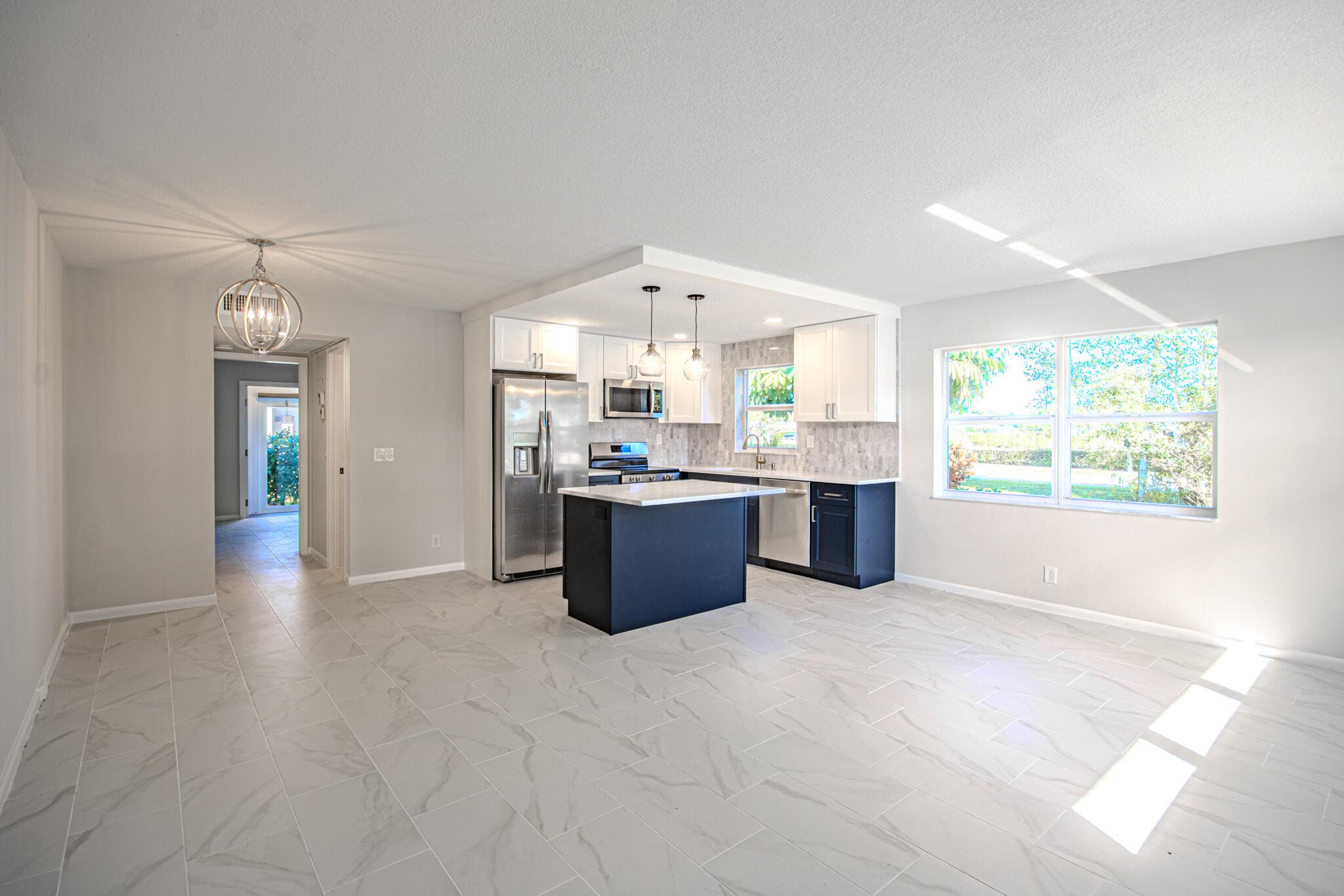 13 Northampton A A, West Palm Beach, FL 33417 — photo 2 of 19