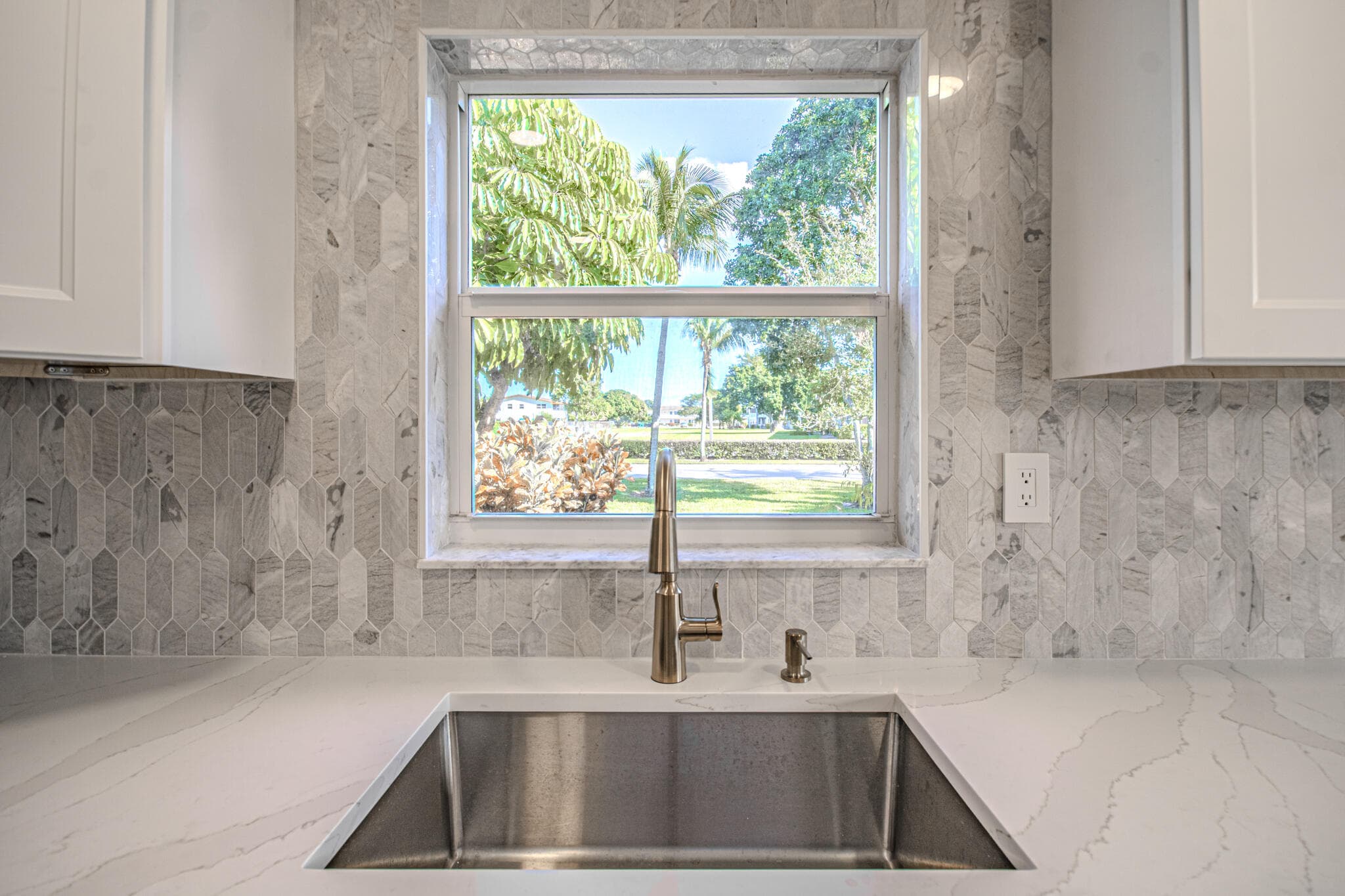13 Northampton A A, West Palm Beach, FL 33417 — photo 8 of 19