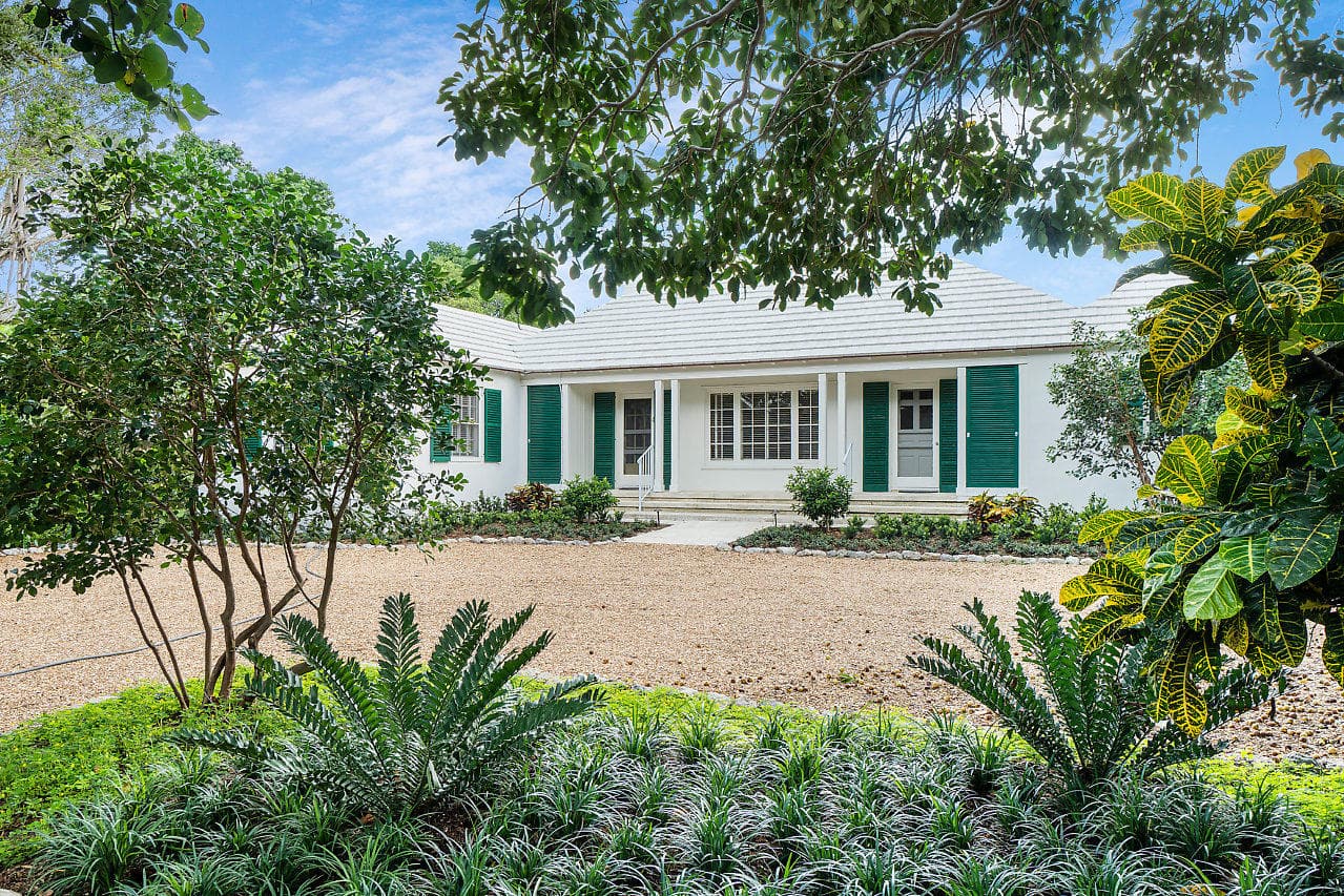 1008 N Ocean Boulevard, Gulf Stream, FL 33483 — photo 2 of 26