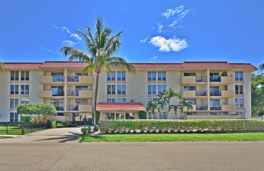 1000 Spanish River Road 3k, Boca Raton, FL 33432 — photo 1 of 32