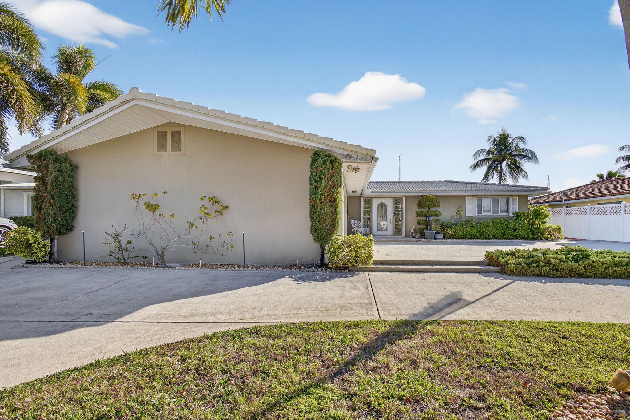 752 Lagoon Drive, North Palm Beach, FL 33408 — photo 23 of 73