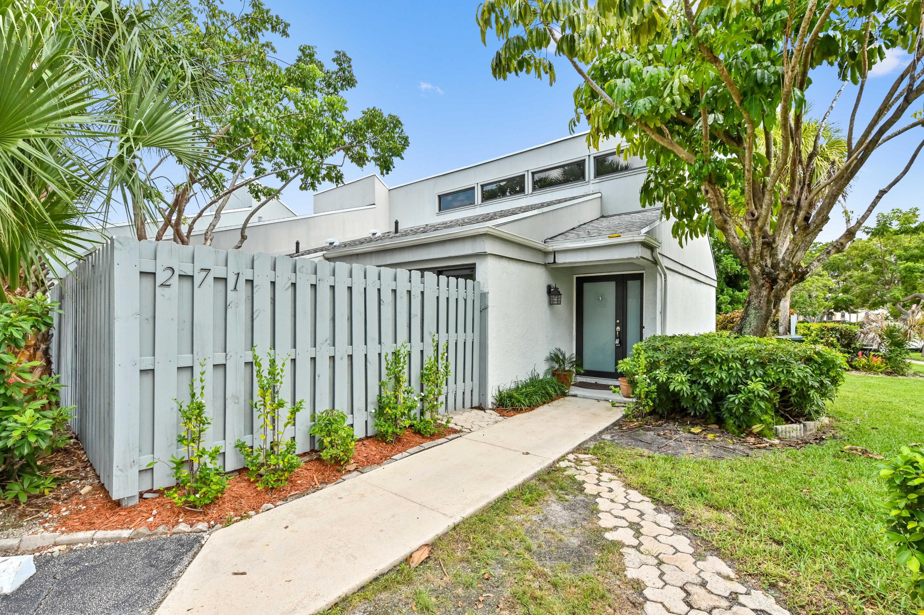 271 NW 15th Street, Boca Raton, FL 33432 — photo 3 of 35